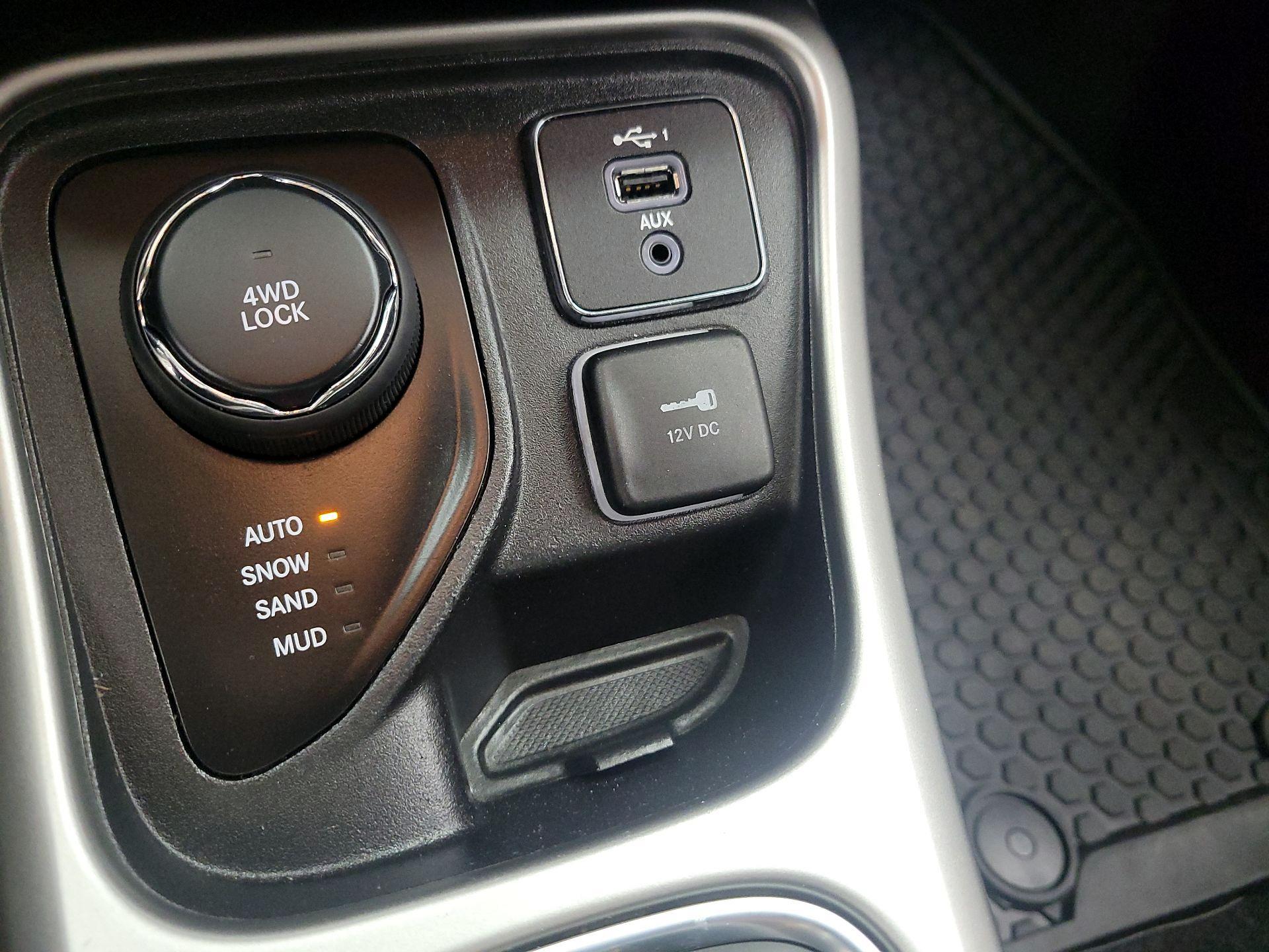 Thumbnail: 2019 Jeep Compass - 18
