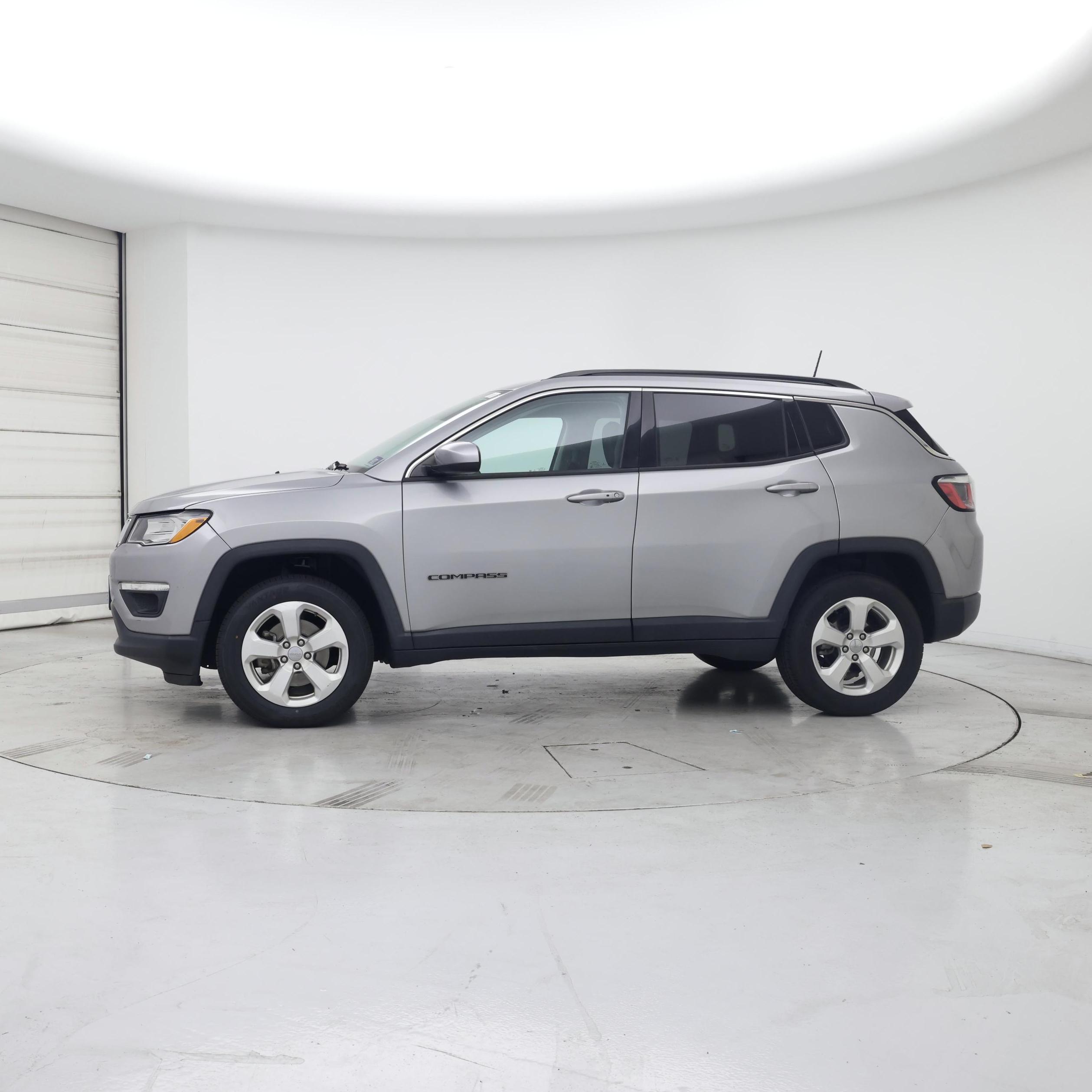 Thumbnail: 2019 Jeep Compass - 3