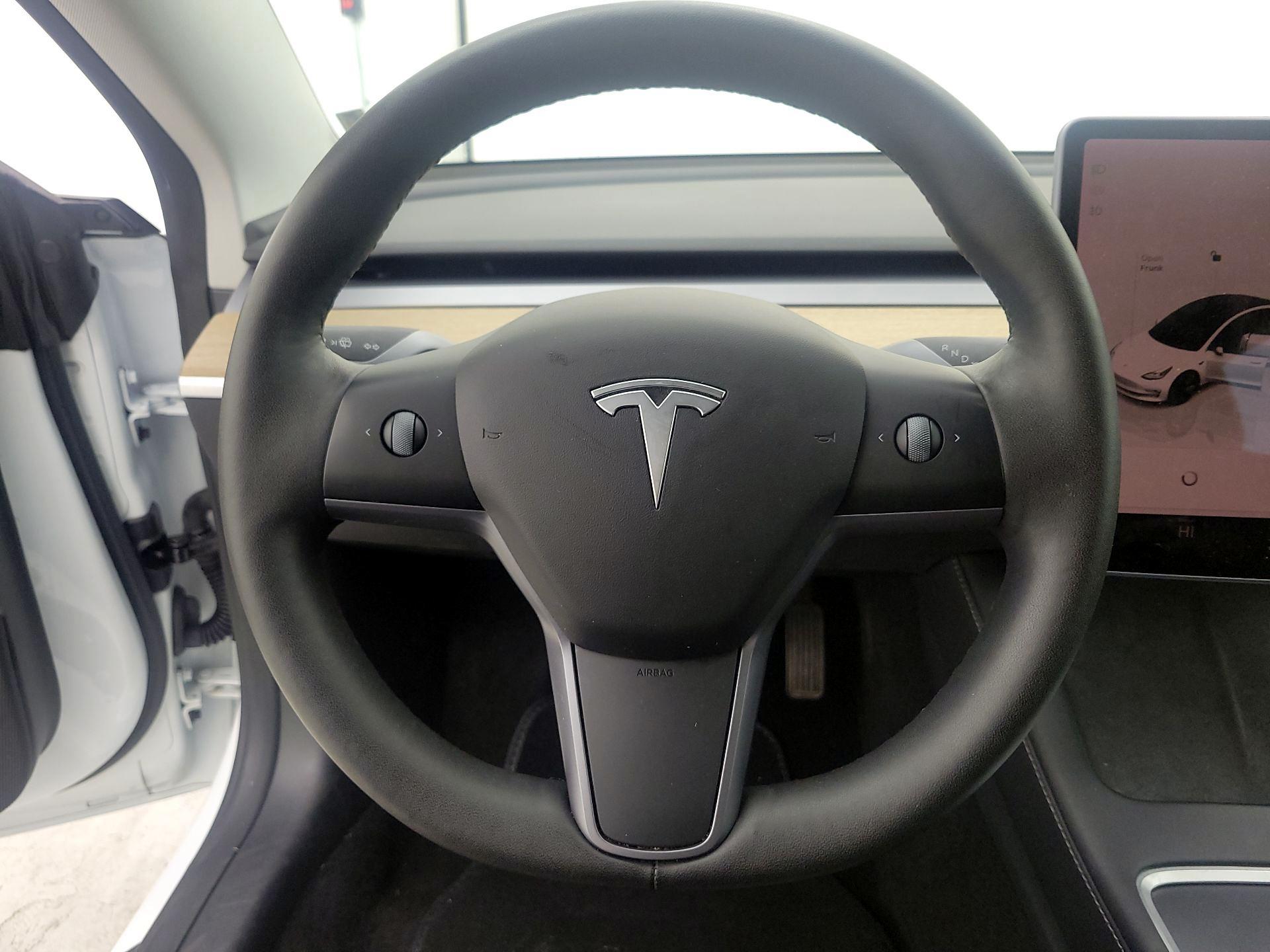 Thumbnail: 2022 Tesla Model 3 - 10