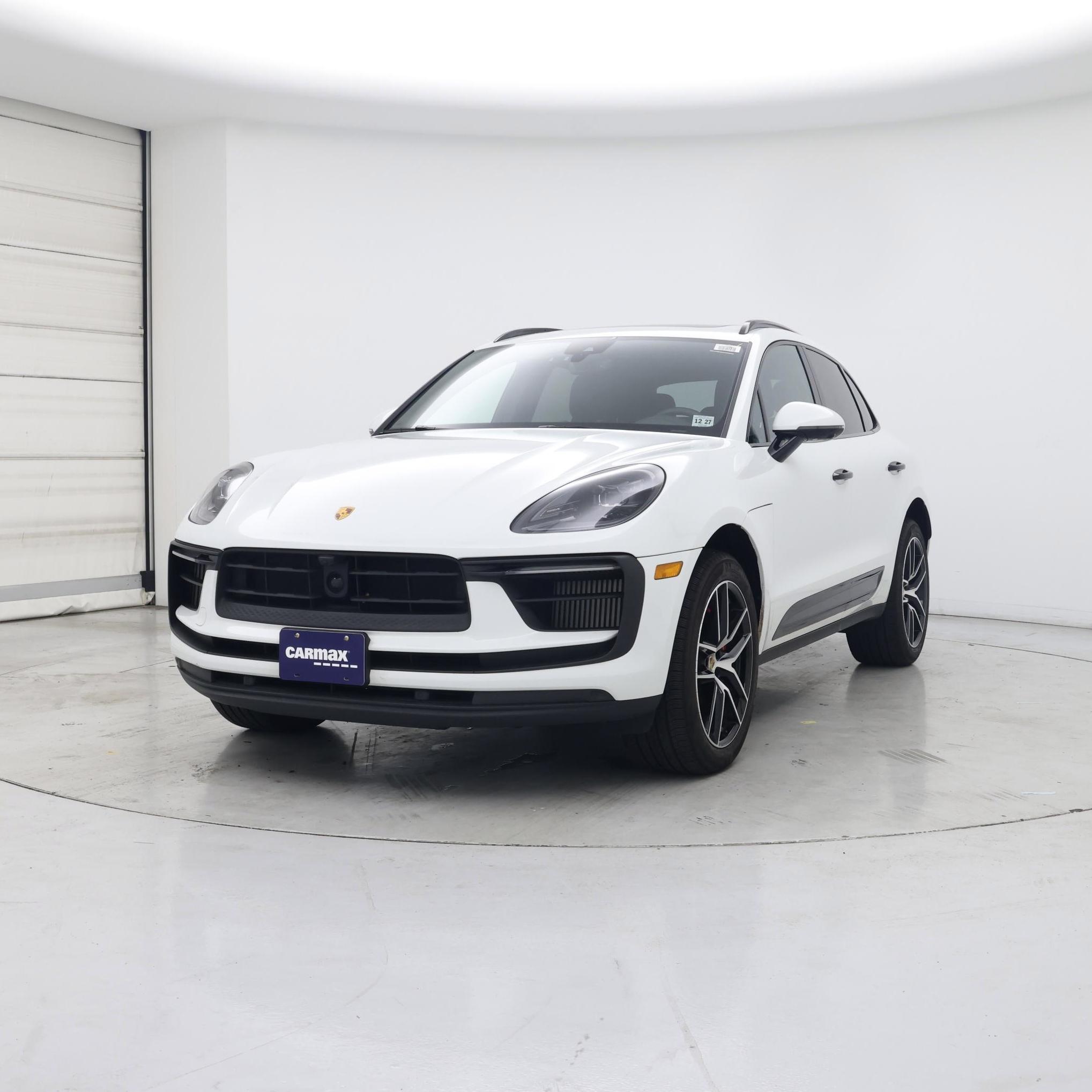 Thumbnail: 2023 Porsche Macan - 4