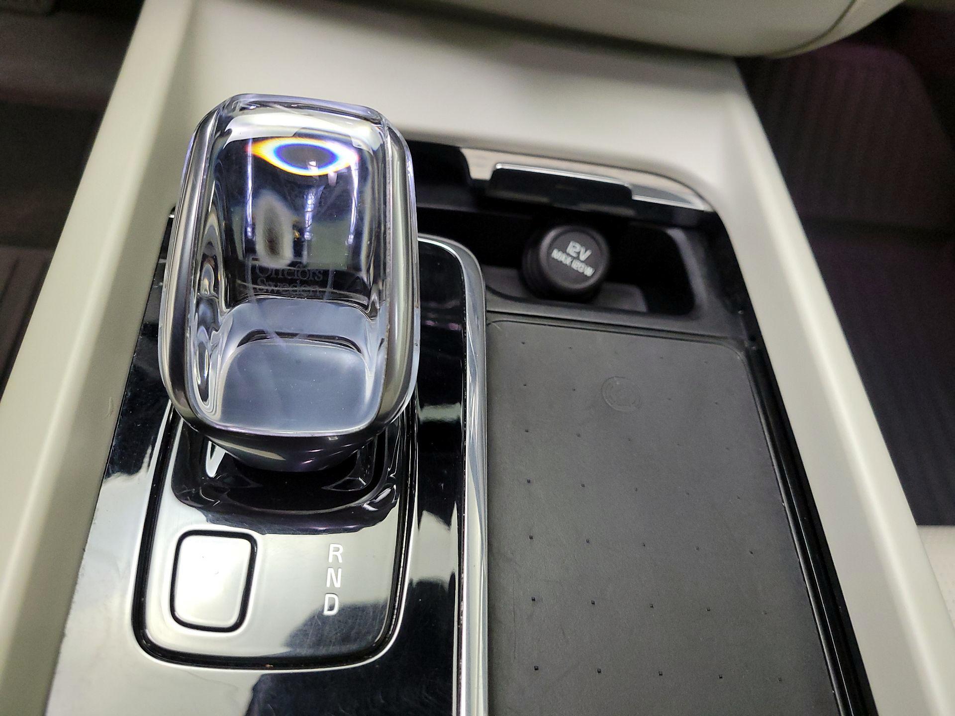 Thumbnail: 2022 Volvo XC60 - 17