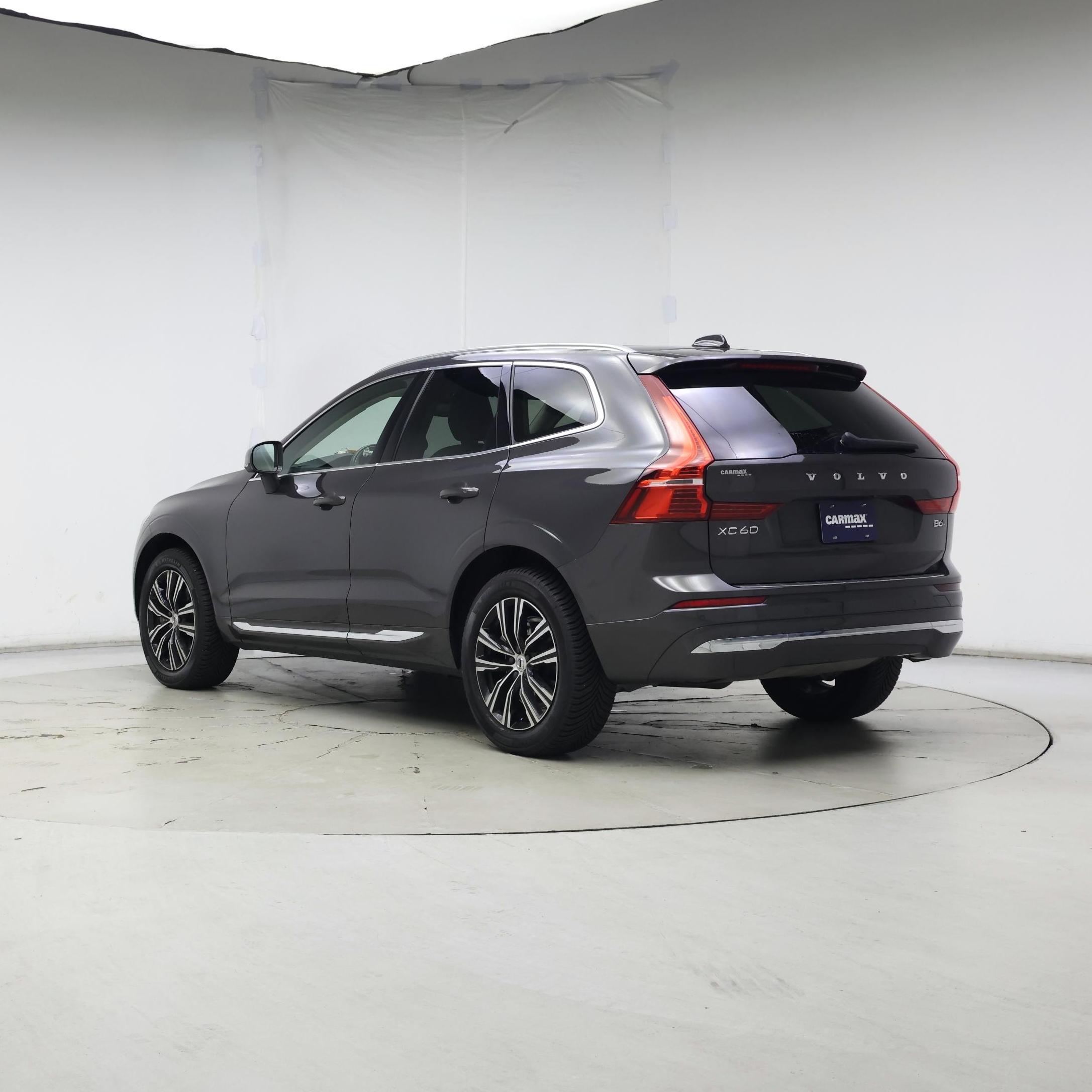 Thumbnail: 2022 Volvo XC60 - 2