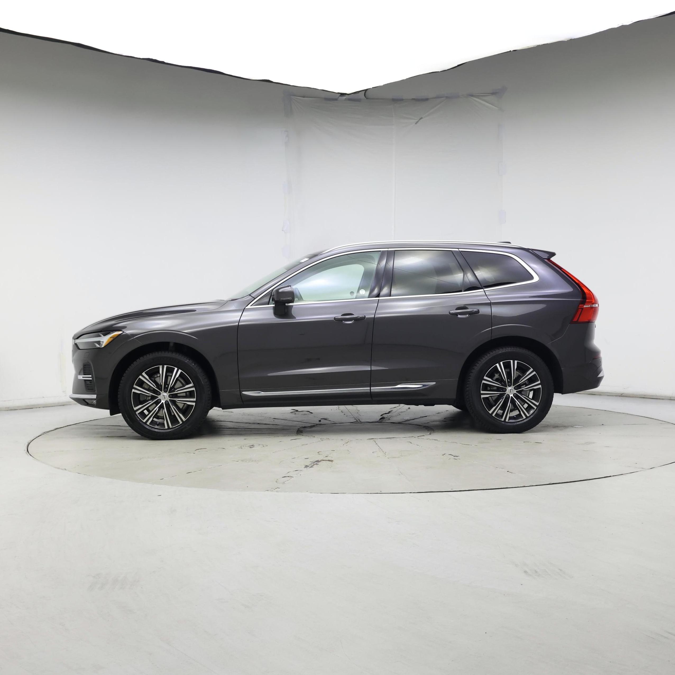 Thumbnail: 2022 Volvo XC60 - 3