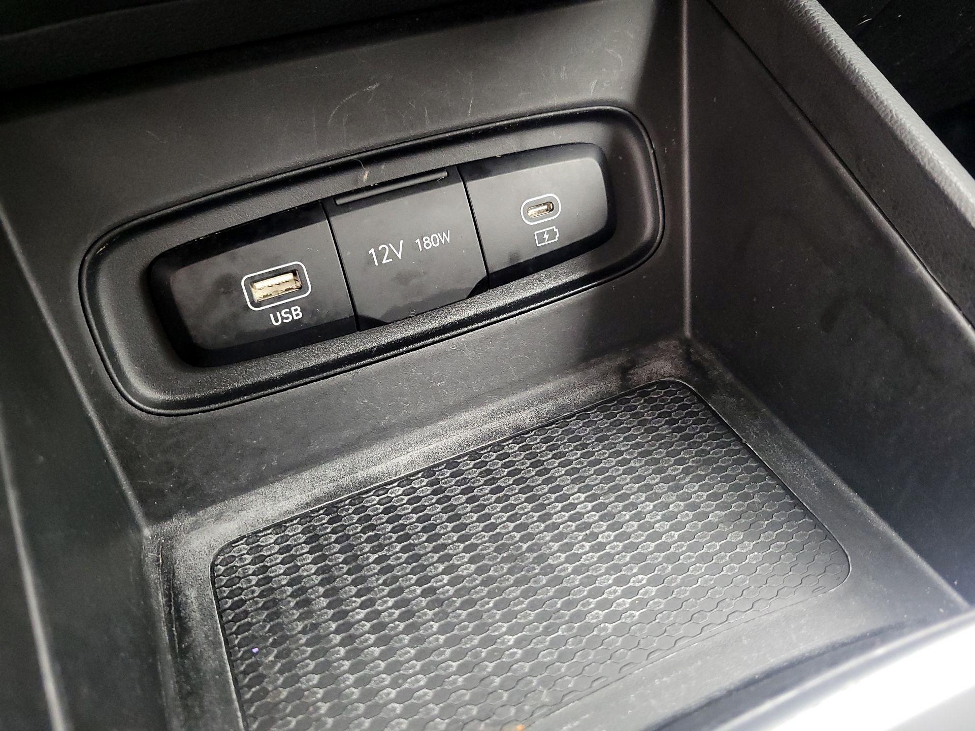 Thumbnail: 2023 Hyundai Venue - 18