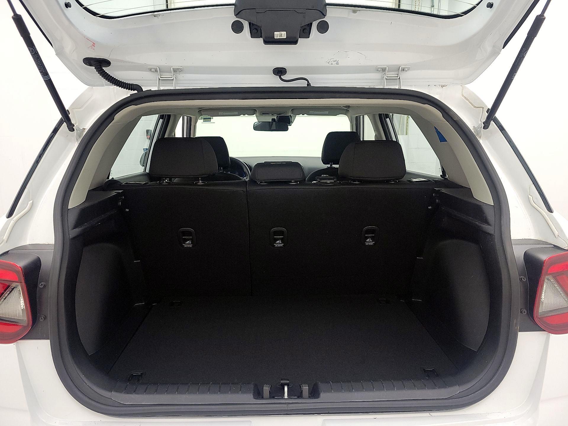 Thumbnail: 2023 Hyundai Venue - 20