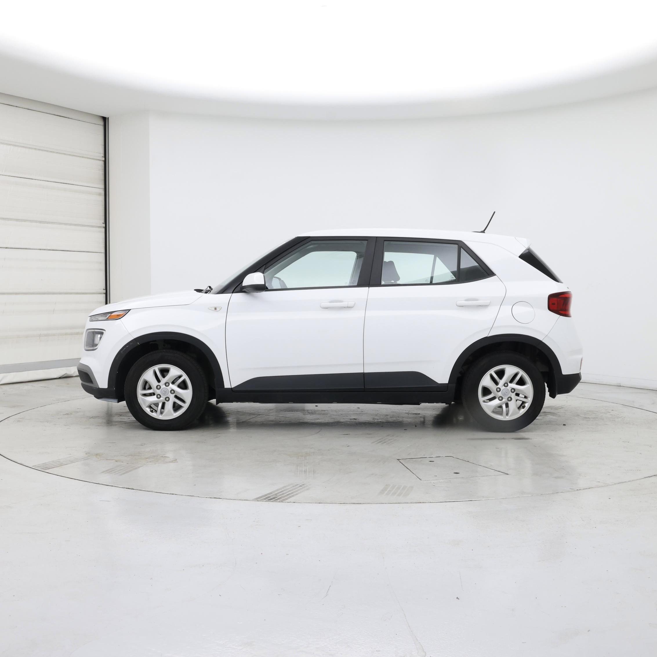 Thumbnail: 2023 Hyundai Venue - 3