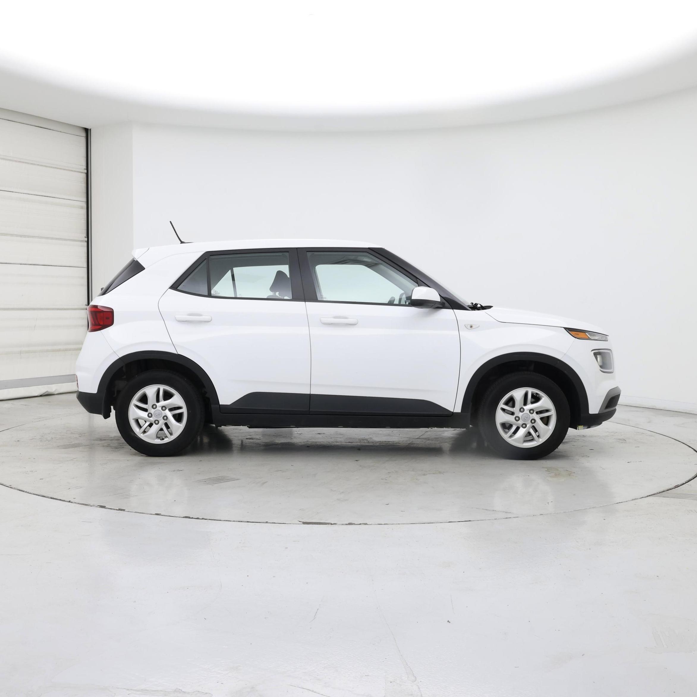 Thumbnail: 2023 Hyundai Venue - 7