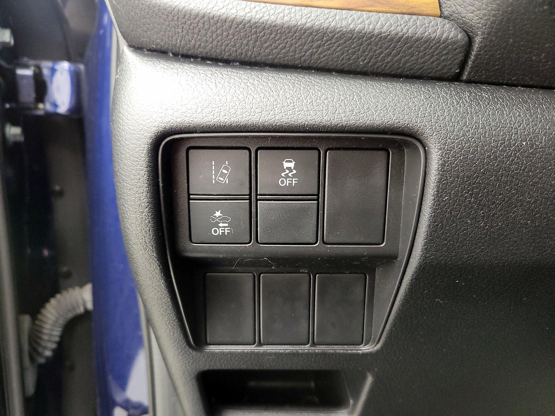 Thumbnail: 2018 Honda CR-V - 13