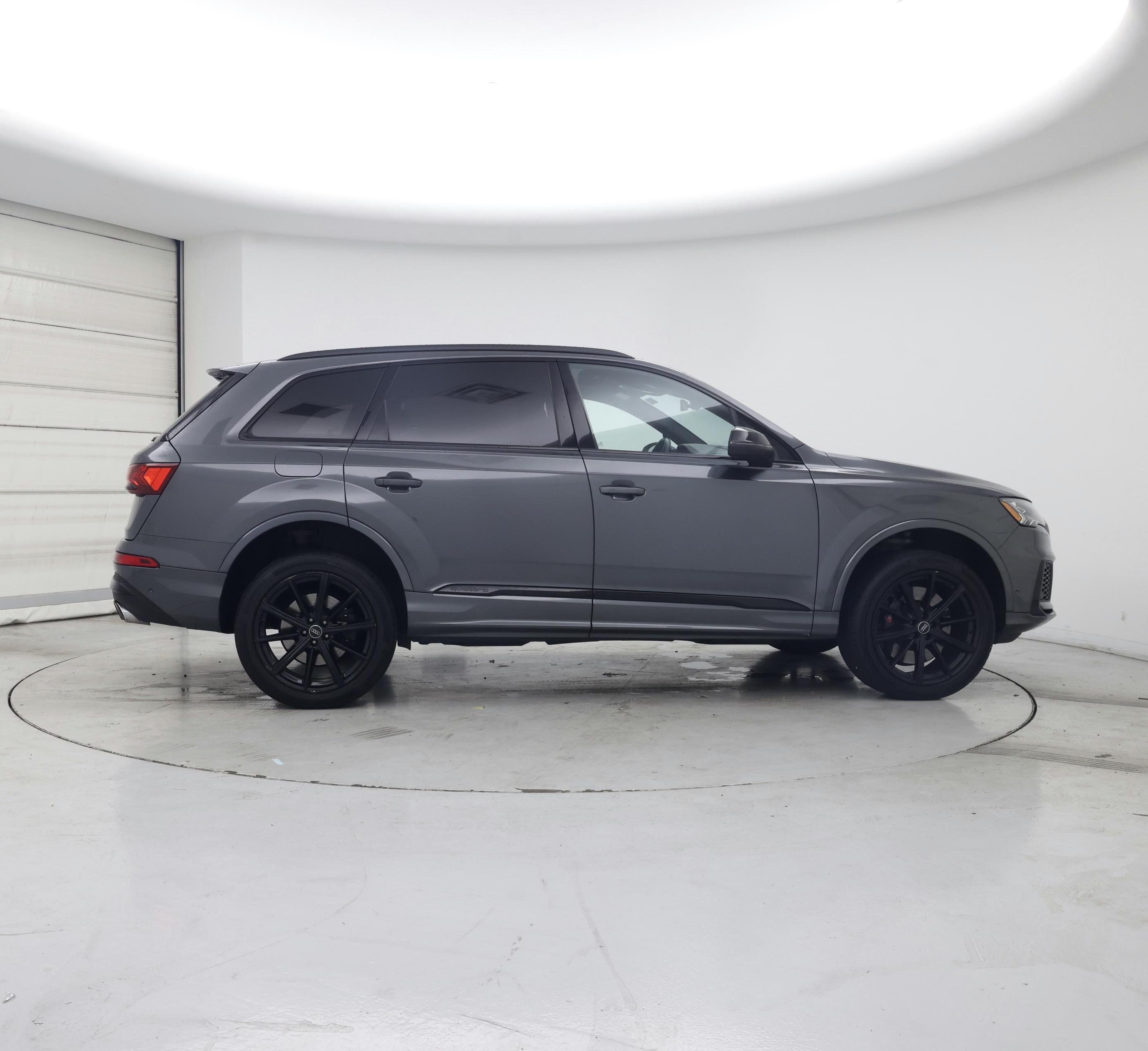 Thumbnail: 2020 Audi SQ7 - 7