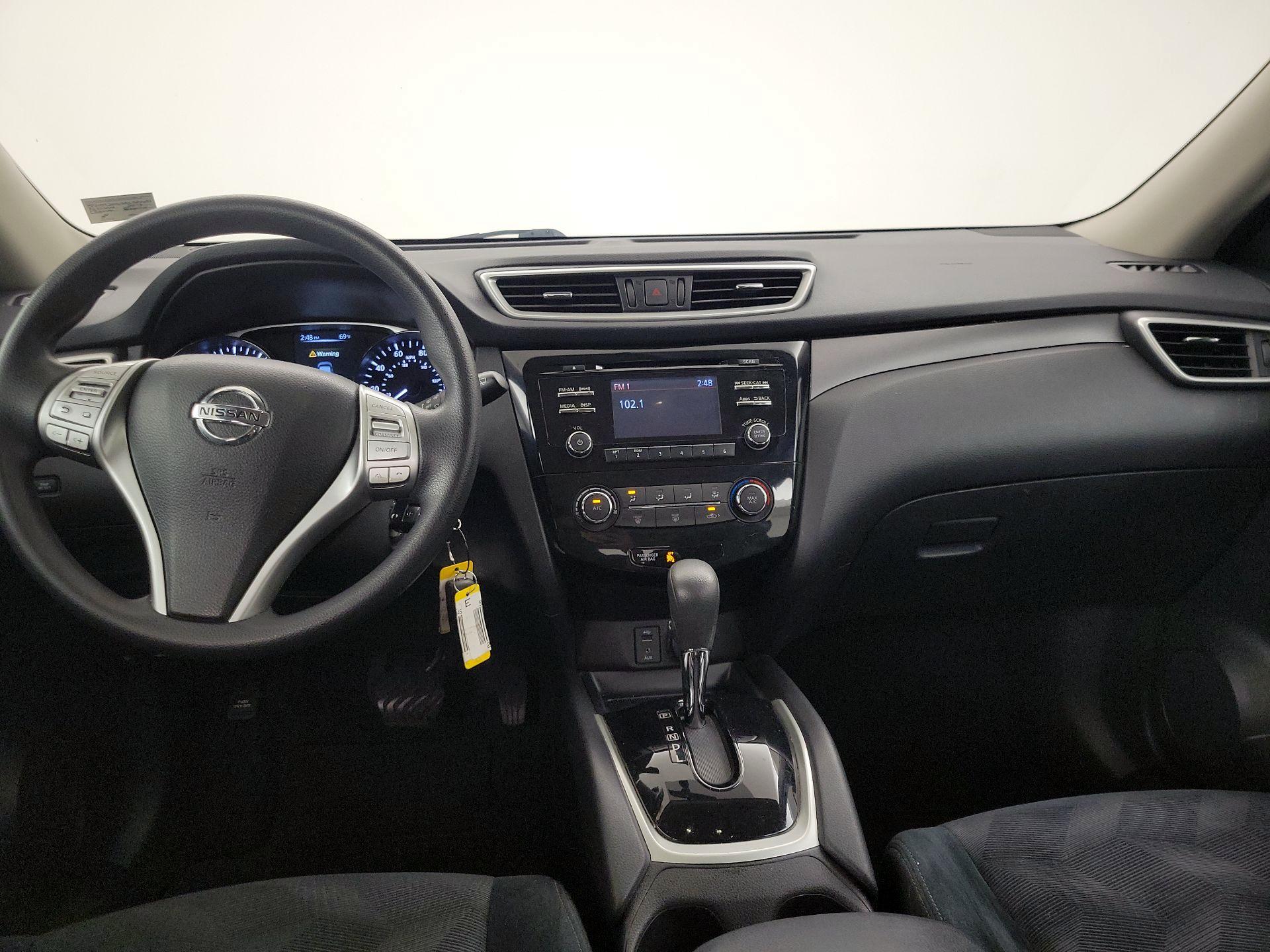 Thumbnail: 2016 Nissan Rogue - 9