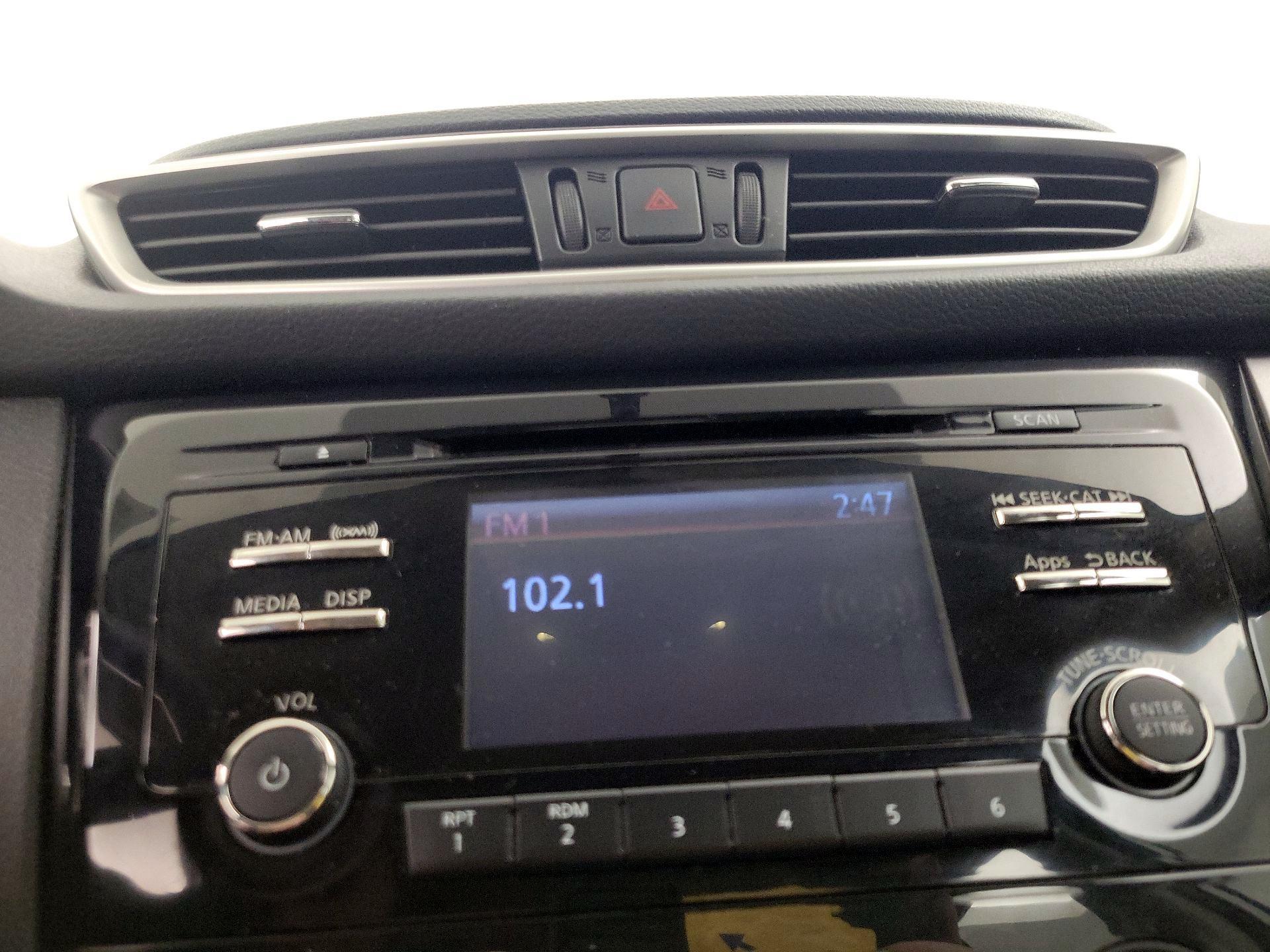 Thumbnail: 2016 Nissan Rogue - 15