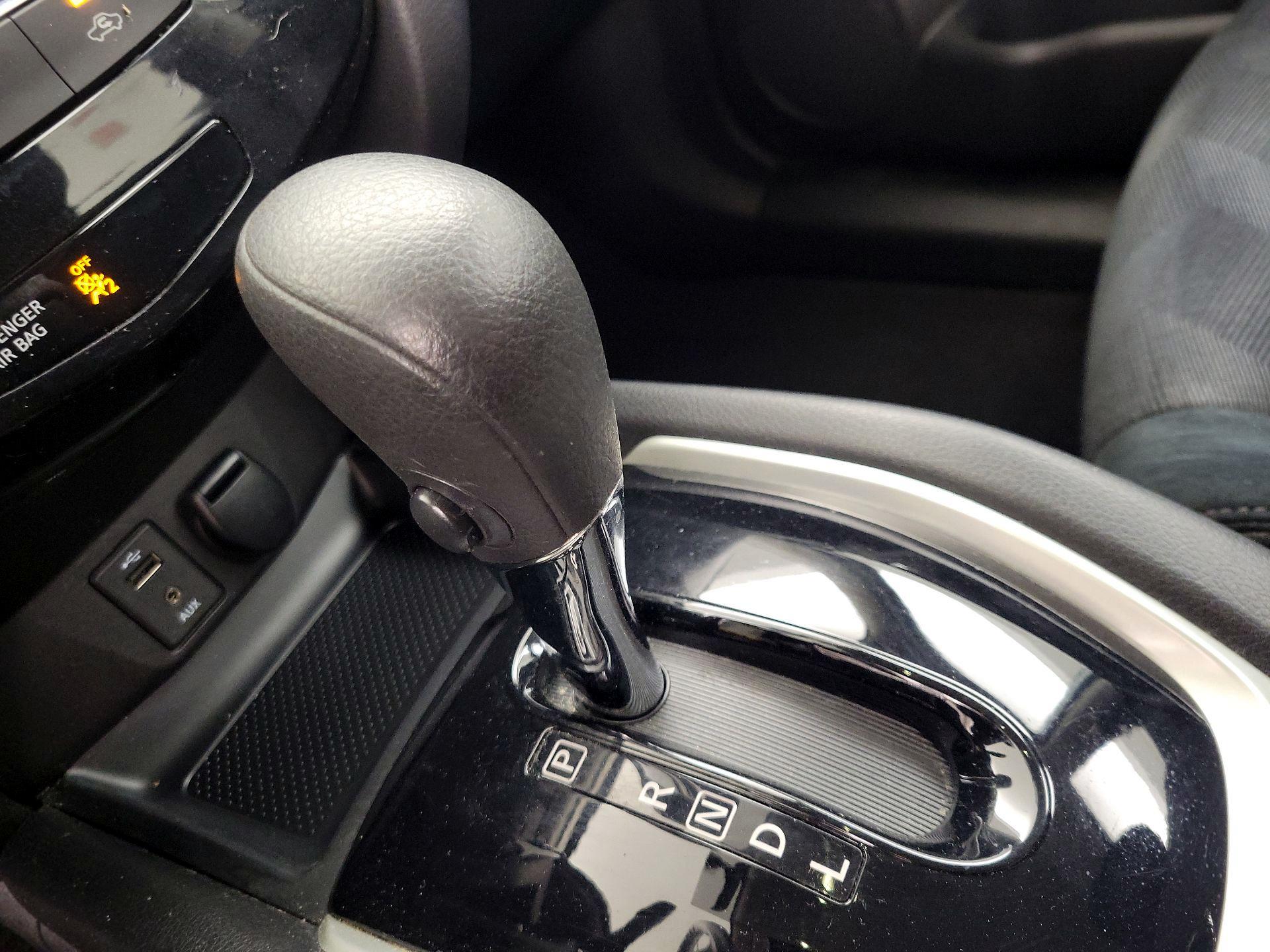 Thumbnail: 2016 Nissan Rogue - 17