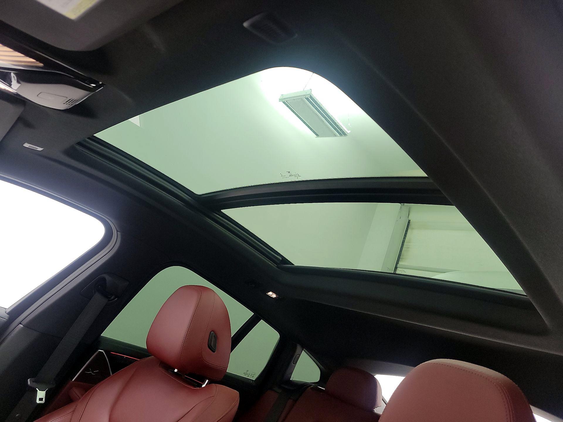 Thumbnail: 2021 BMW X4 - 17