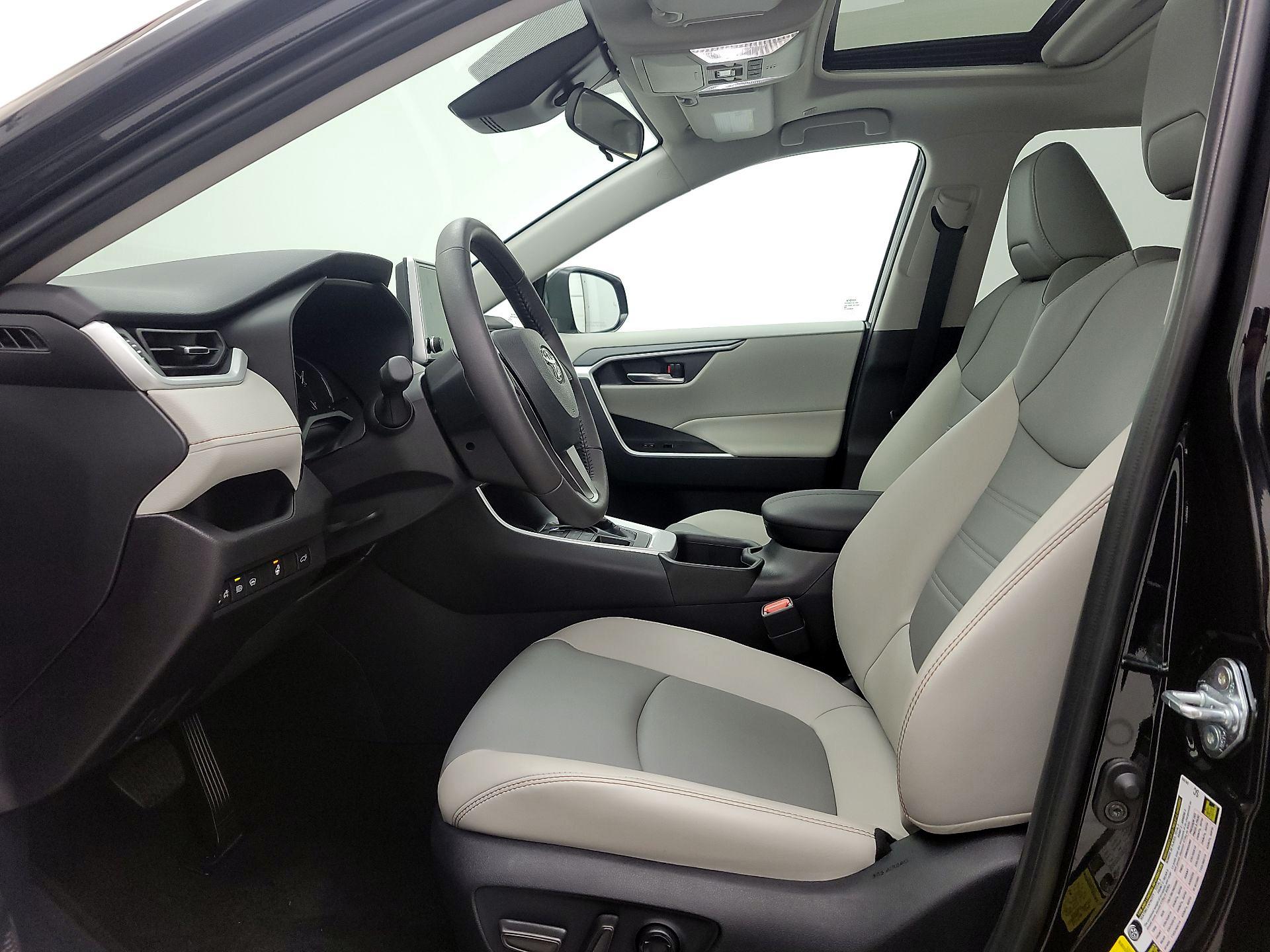 Thumbnail: 2024 Toyota RAV4 - 11