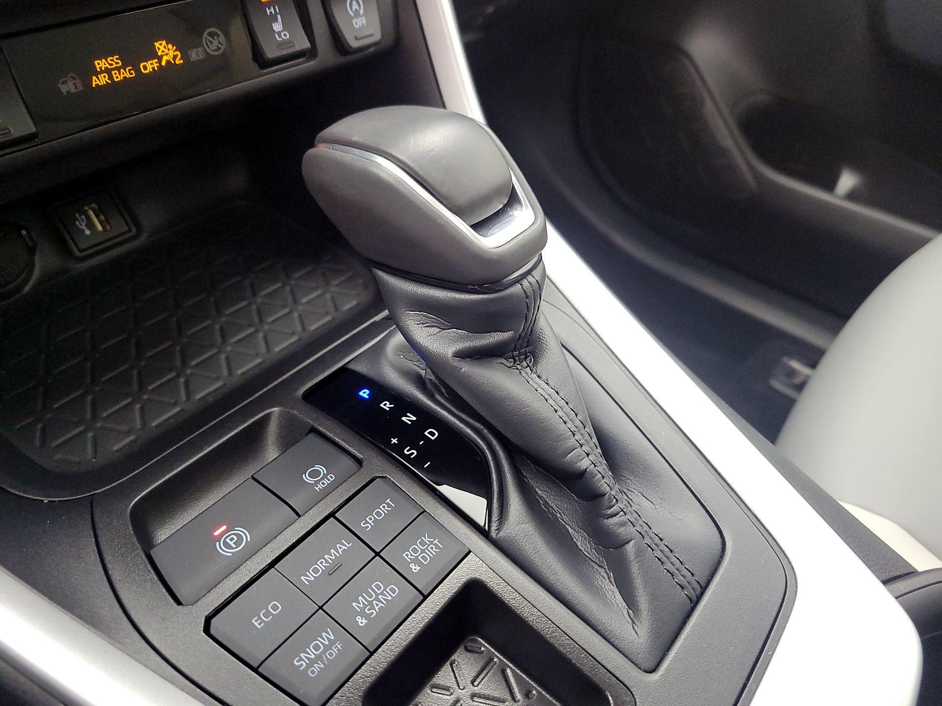 Thumbnail: 2024 Toyota RAV4 - 16