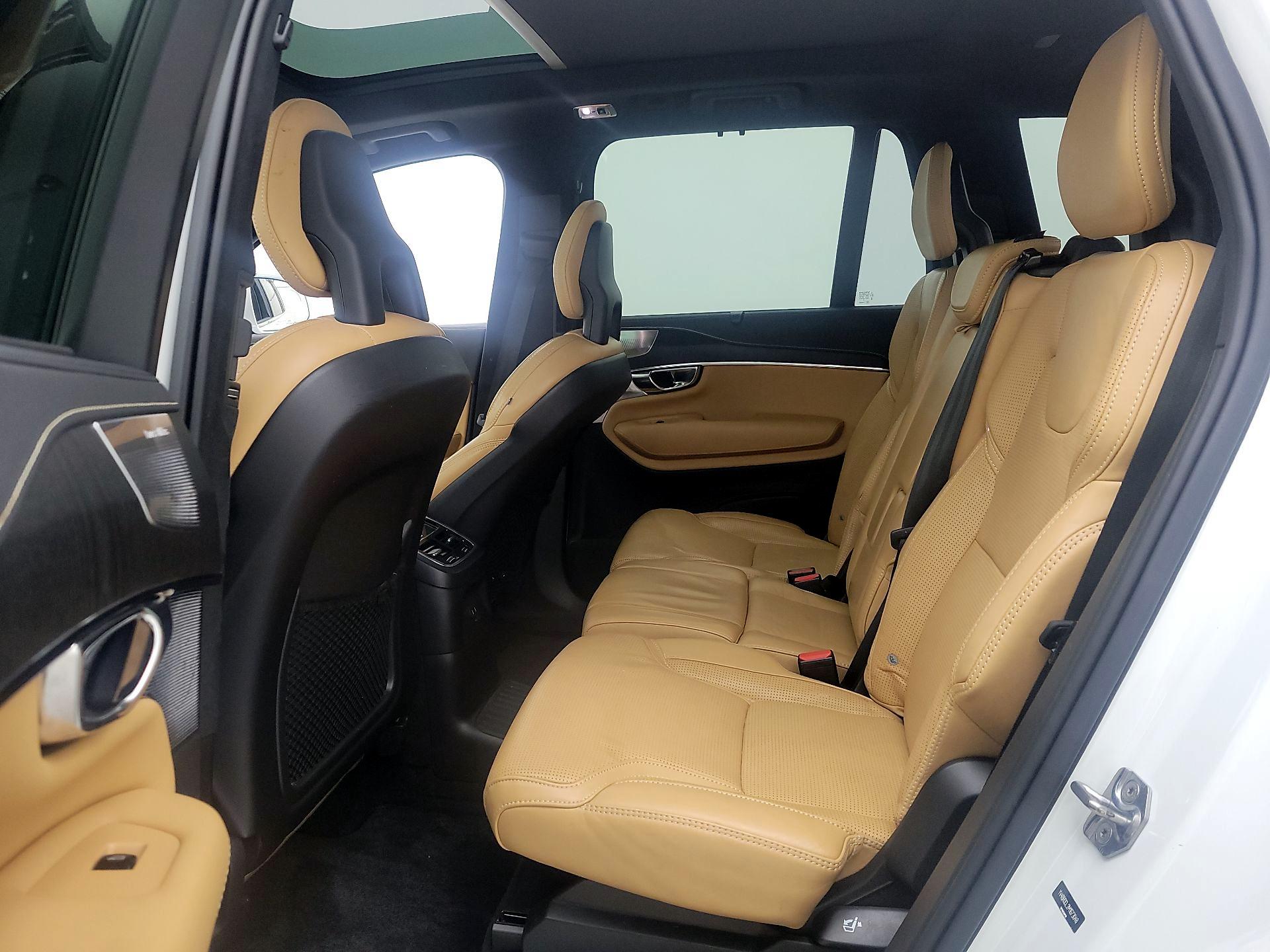 Thumbnail: 2021 Volvo XC90 - 17