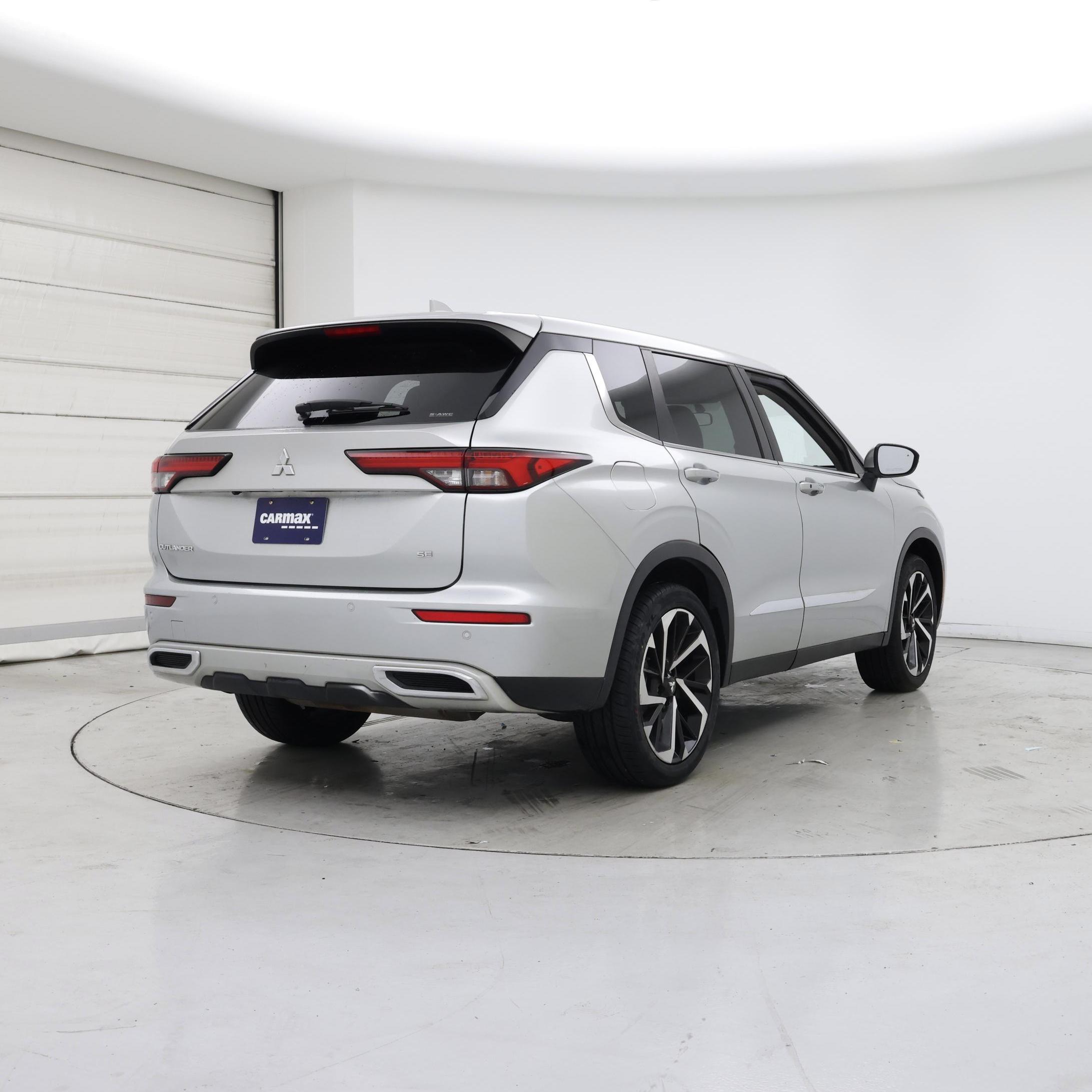 Thumbnail: 2022 Mitsubishi Outlander - 8