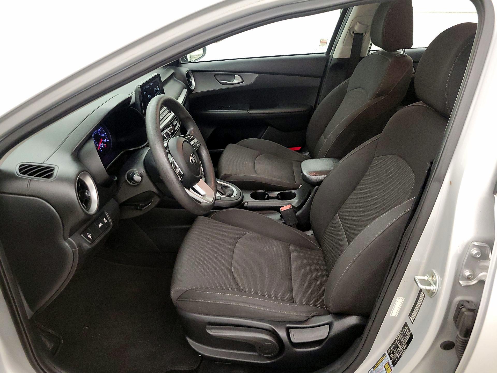 Thumbnail: 2019 Kia Forte - 11
