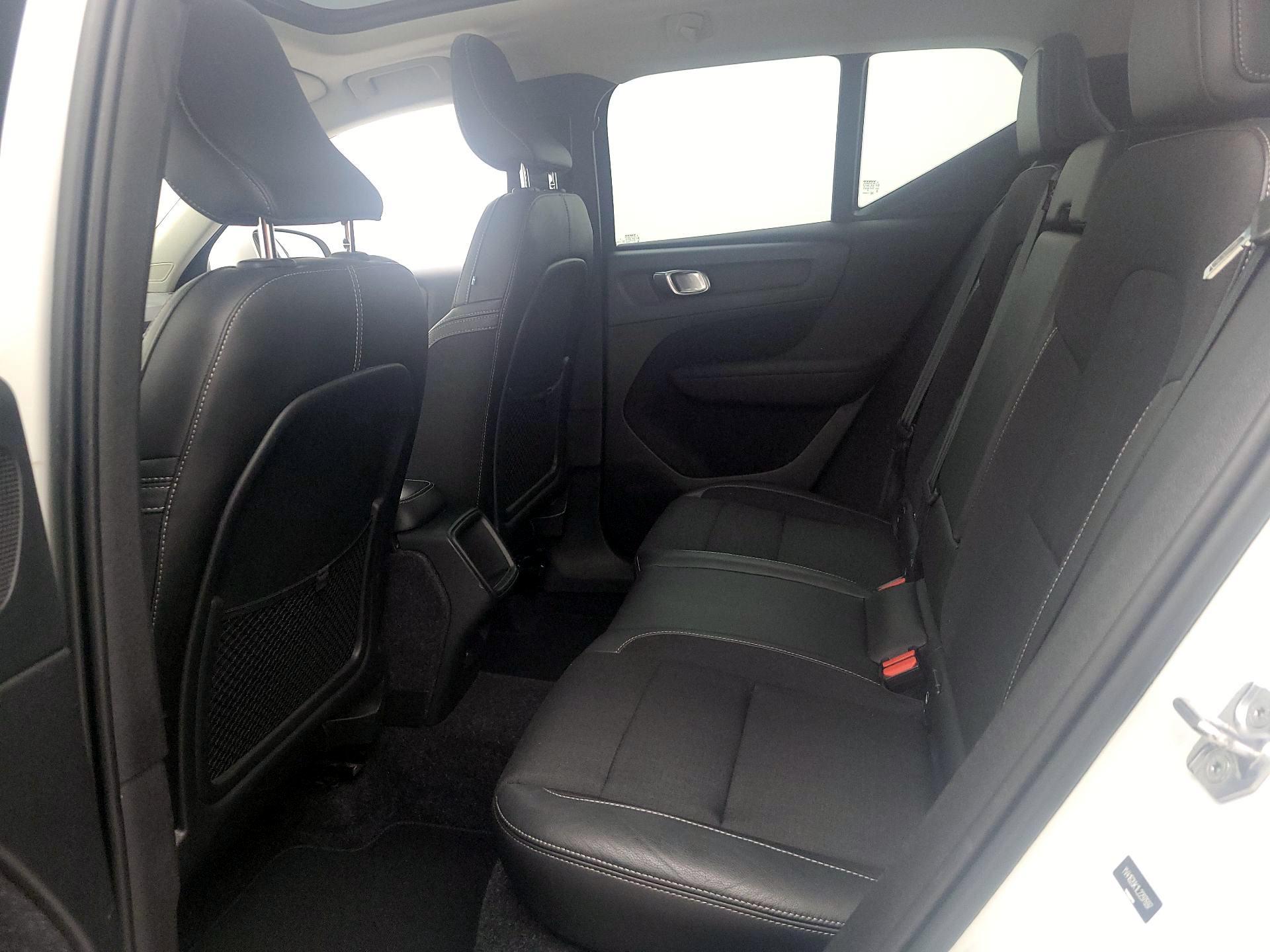 Thumbnail: 2020 Volvo XC40 - 18