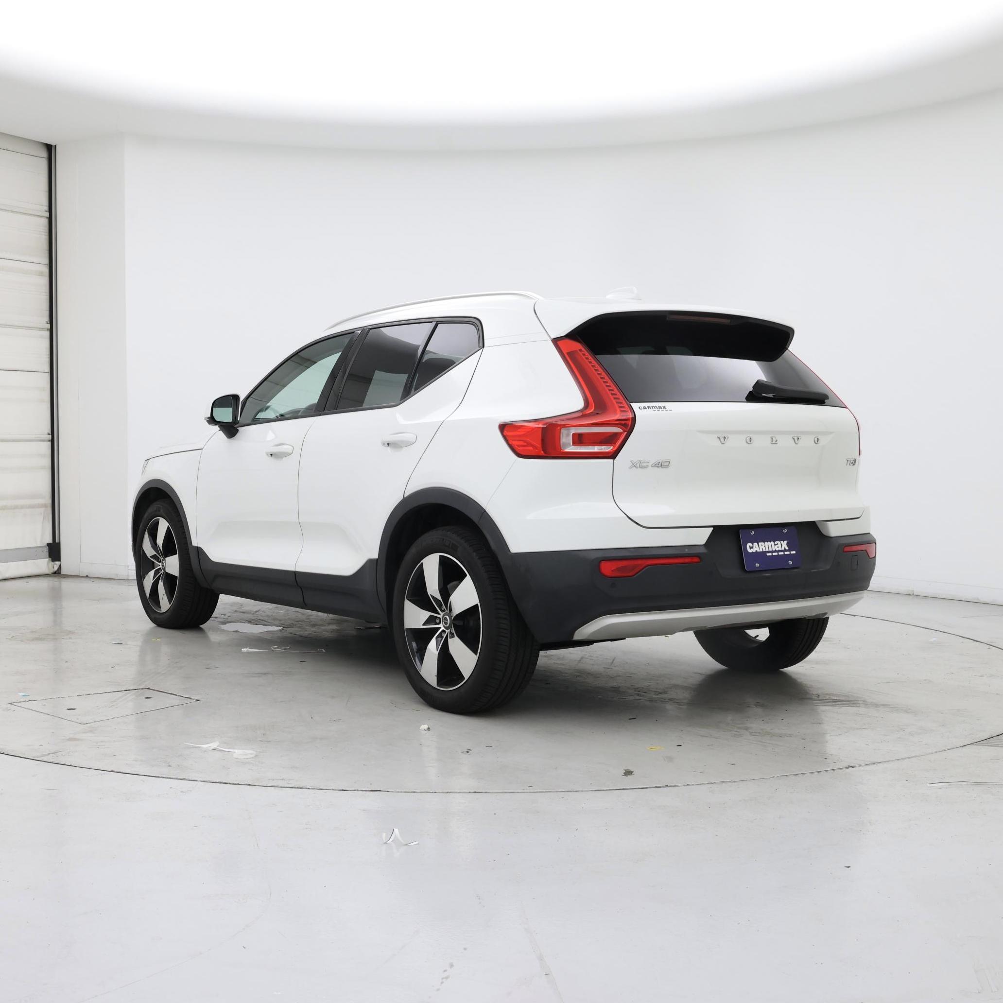 Thumbnail: 2020 Volvo XC40 - 2