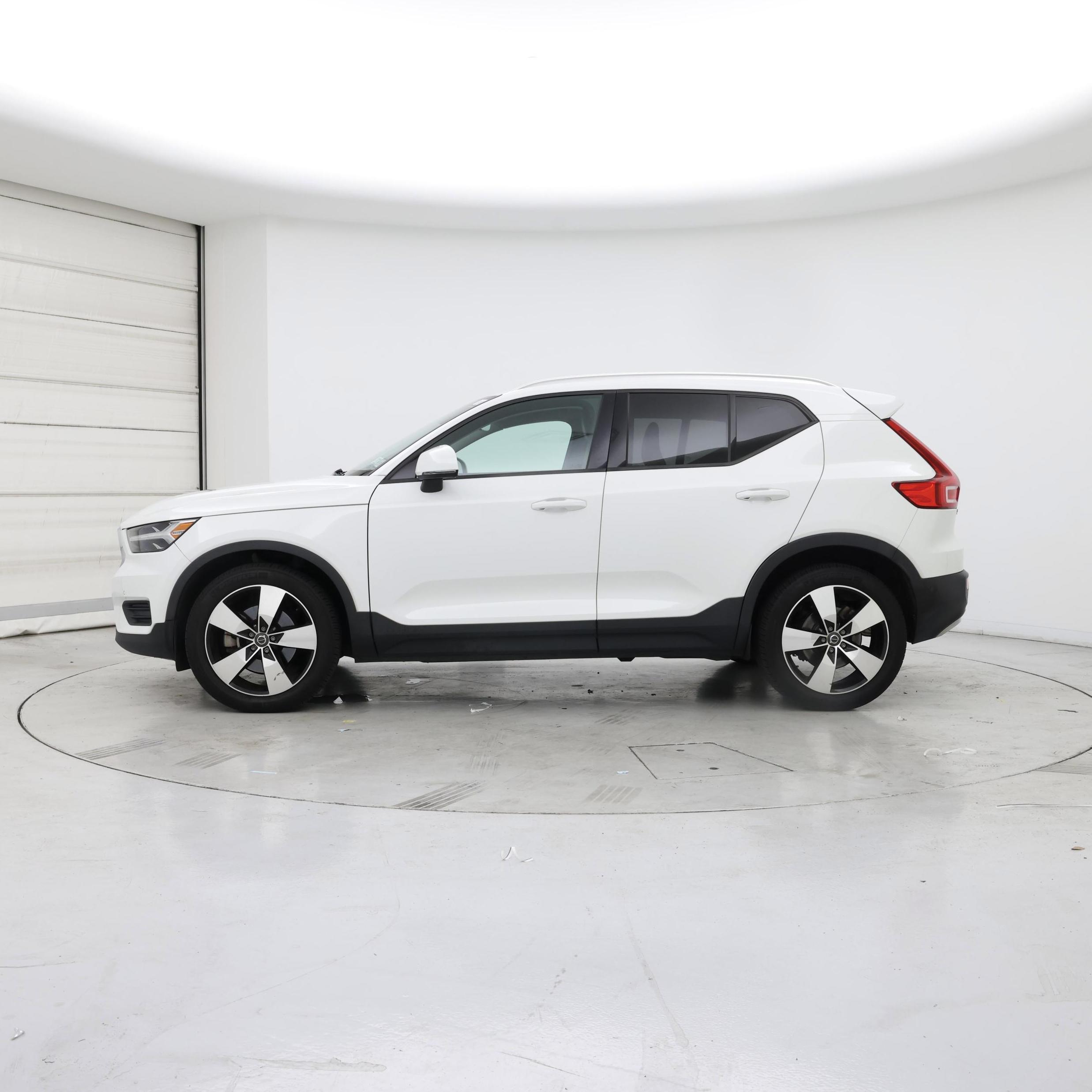 Thumbnail: 2020 Volvo XC40 - 3