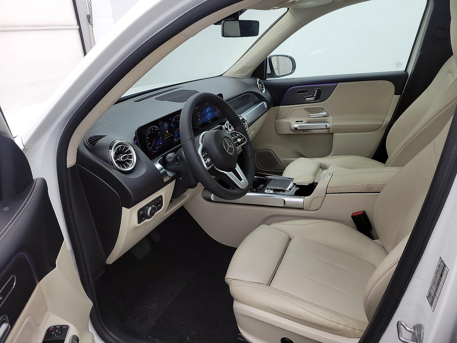 Thumbnail: 2020 Mercedes-Benz GLB - 11