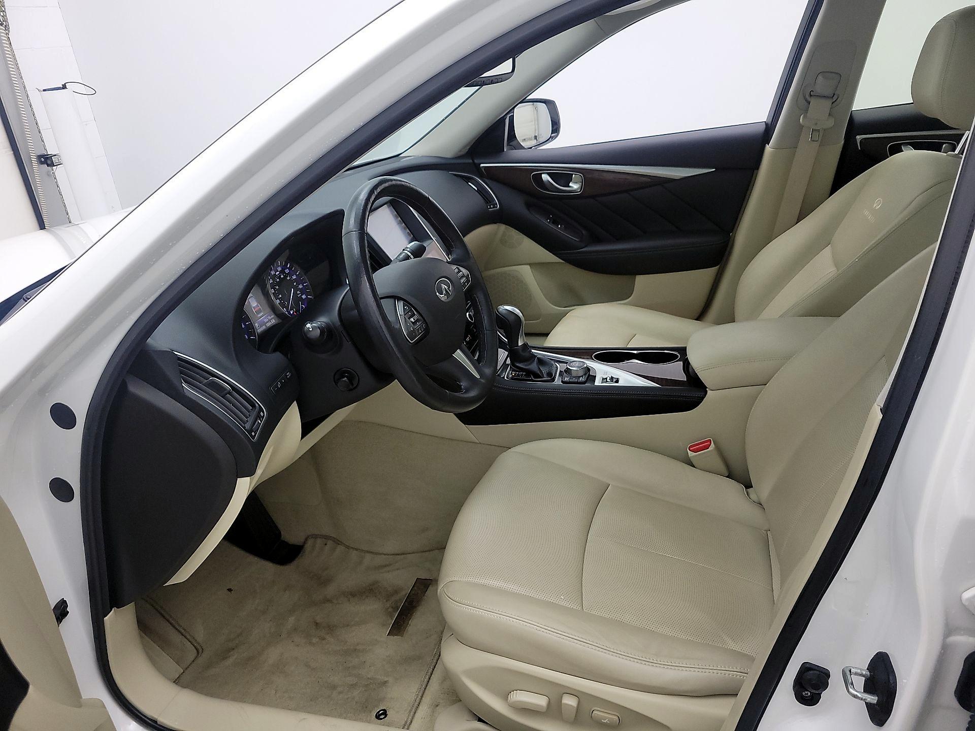 Thumbnail: 2014 INFINITI Q50 - 11