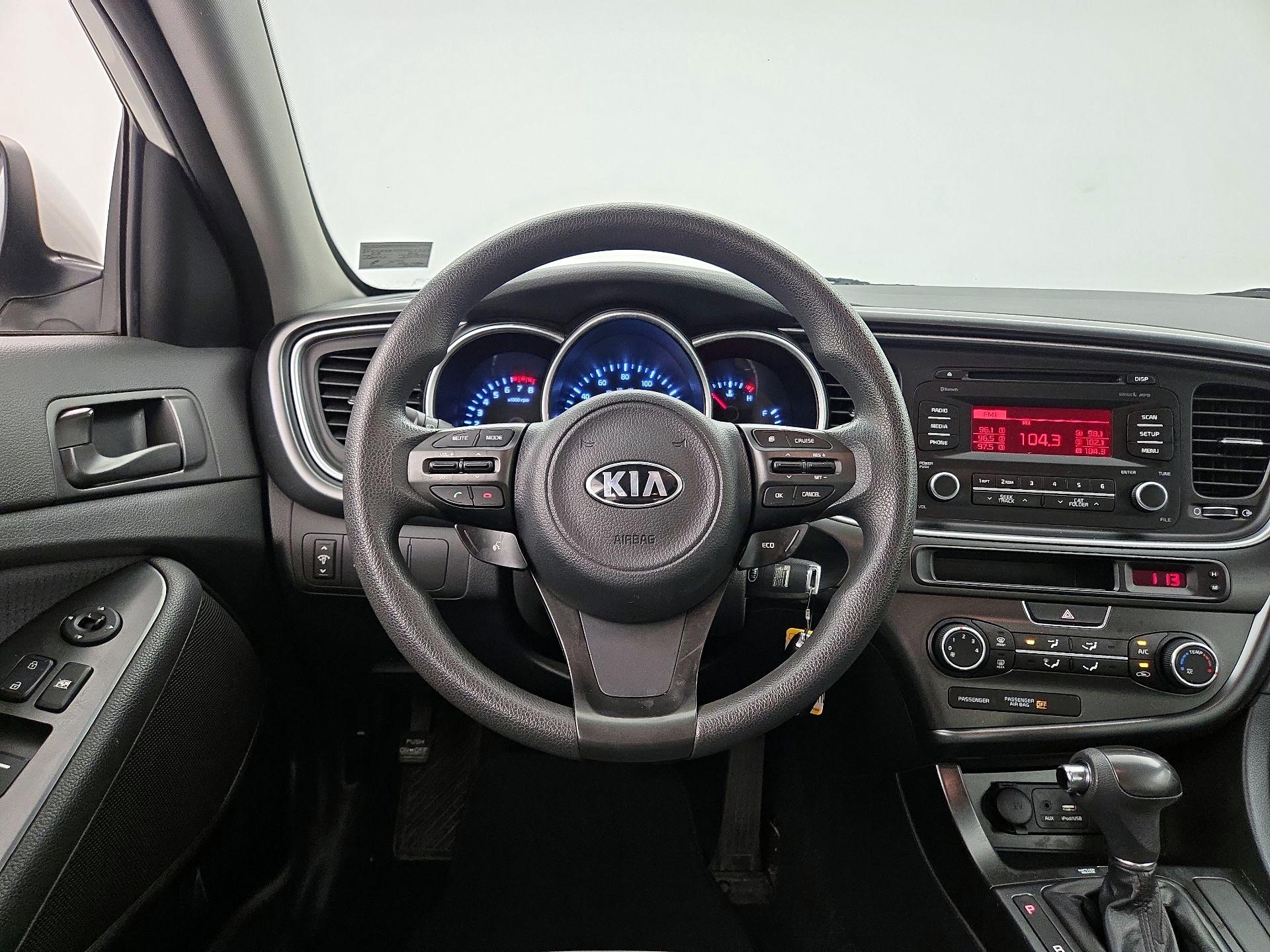 Thumbnail: 2015 Kia Optima - 10