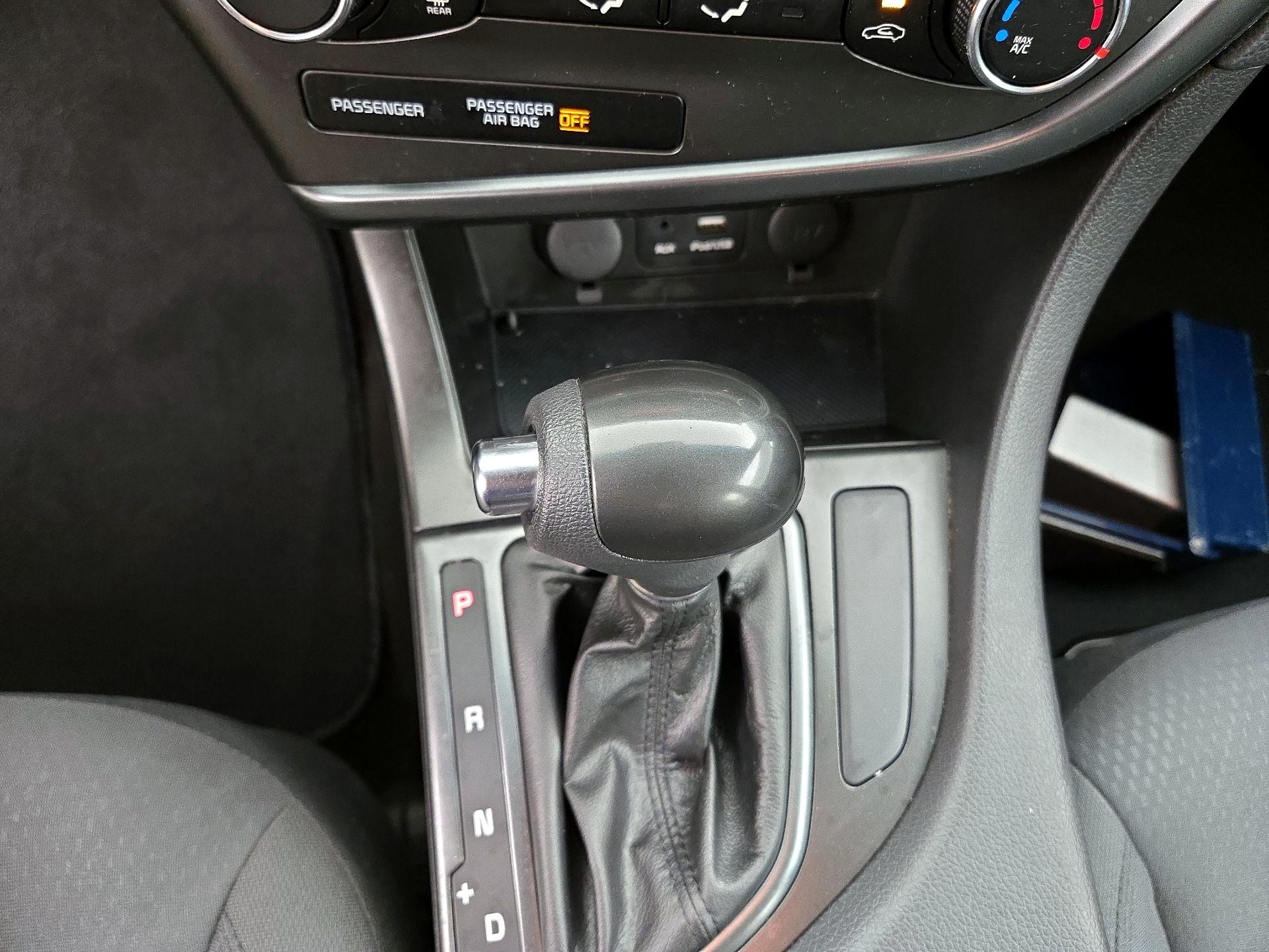 Thumbnail: 2015 Kia Optima - 16
