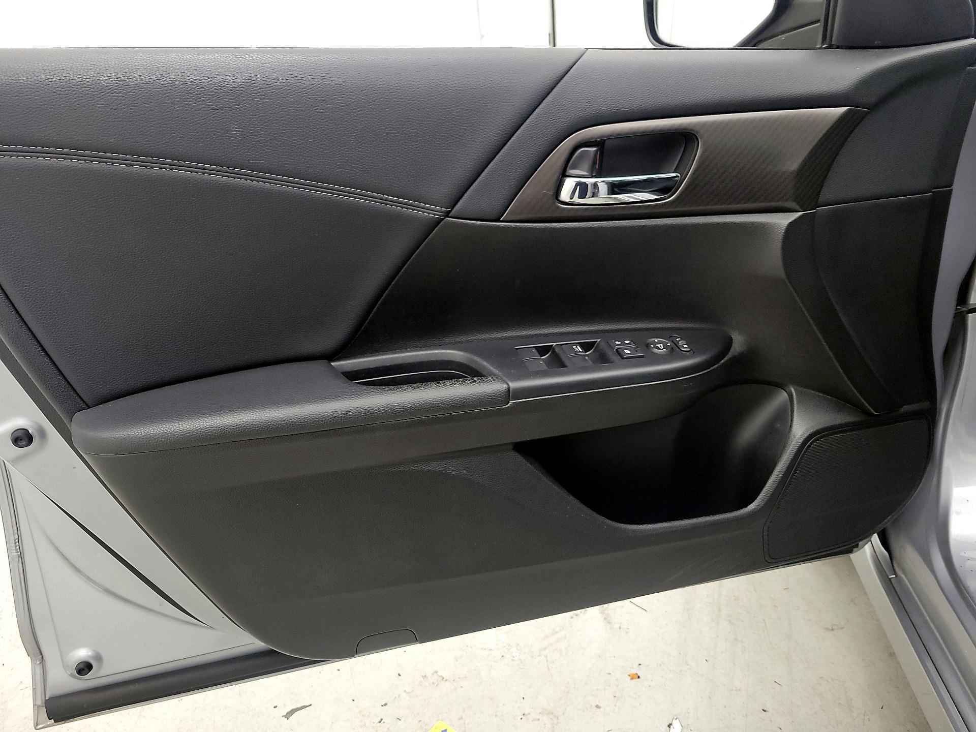 Thumbnail: 2016 Honda Accord - 12