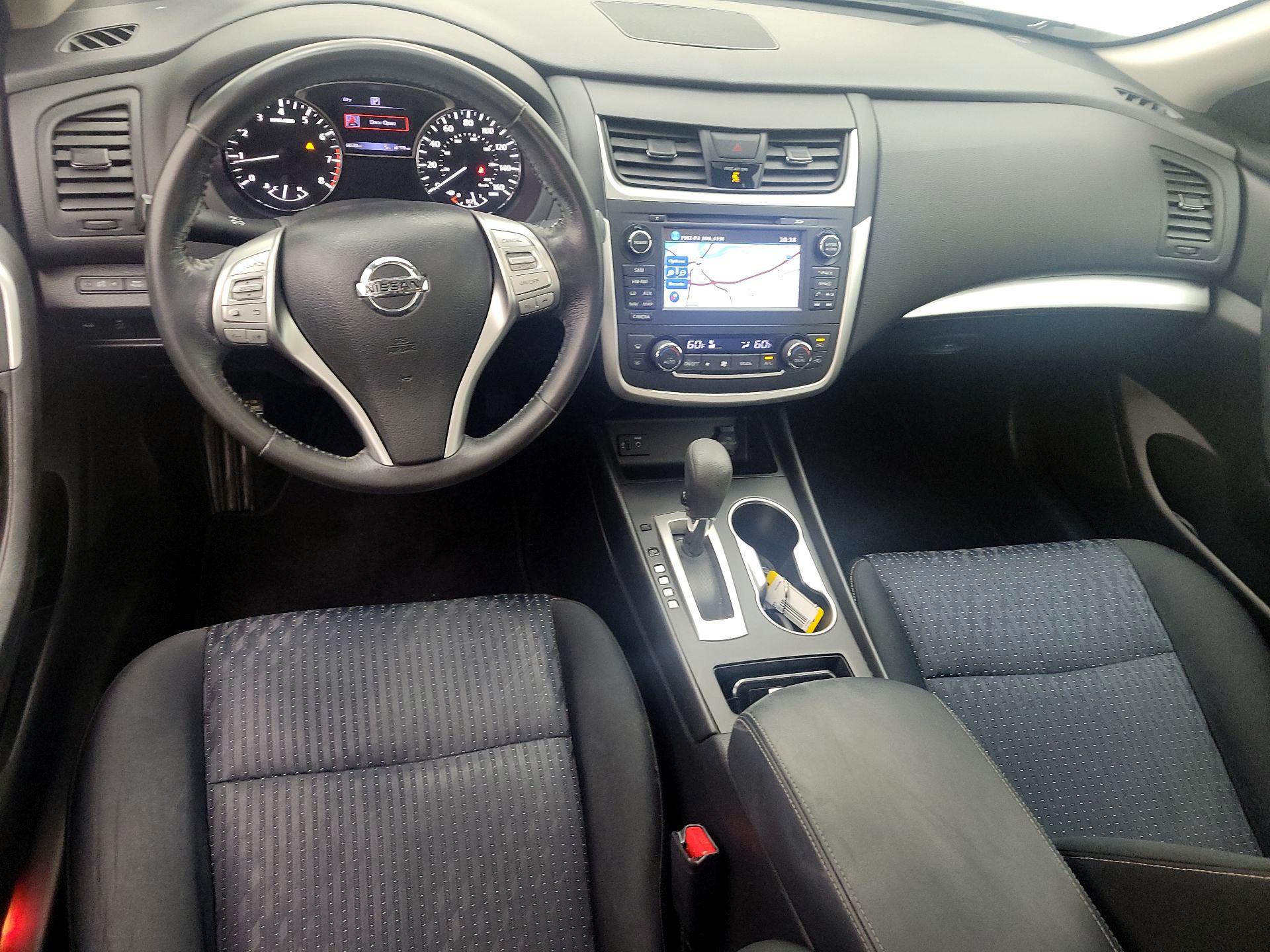 Thumbnail: 2016 Nissan Altima - 9