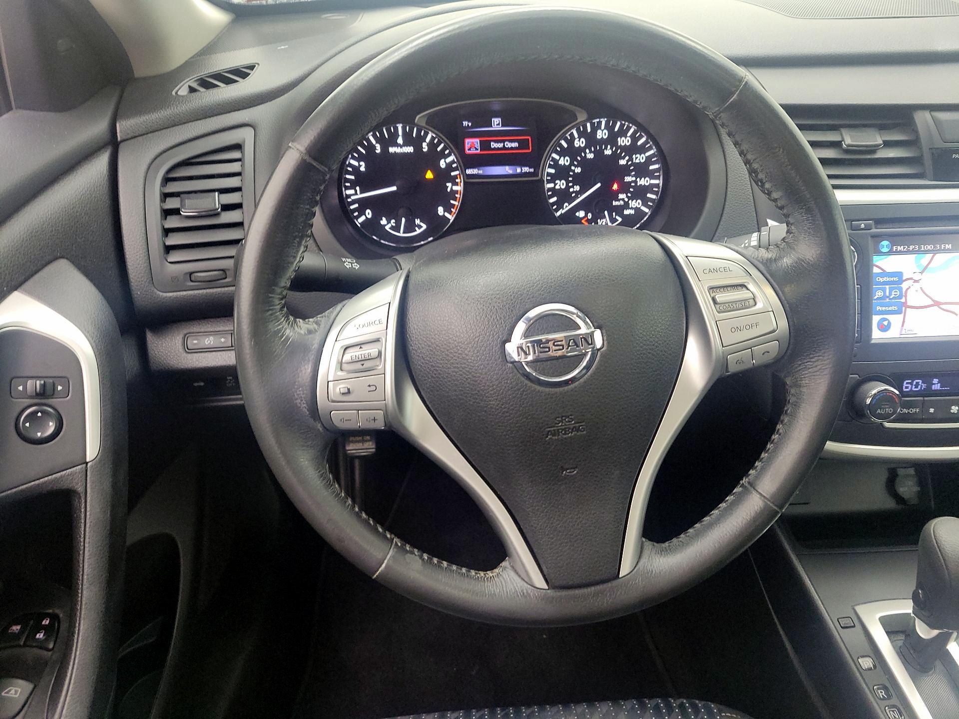 Thumbnail: 2016 Nissan Altima - 10