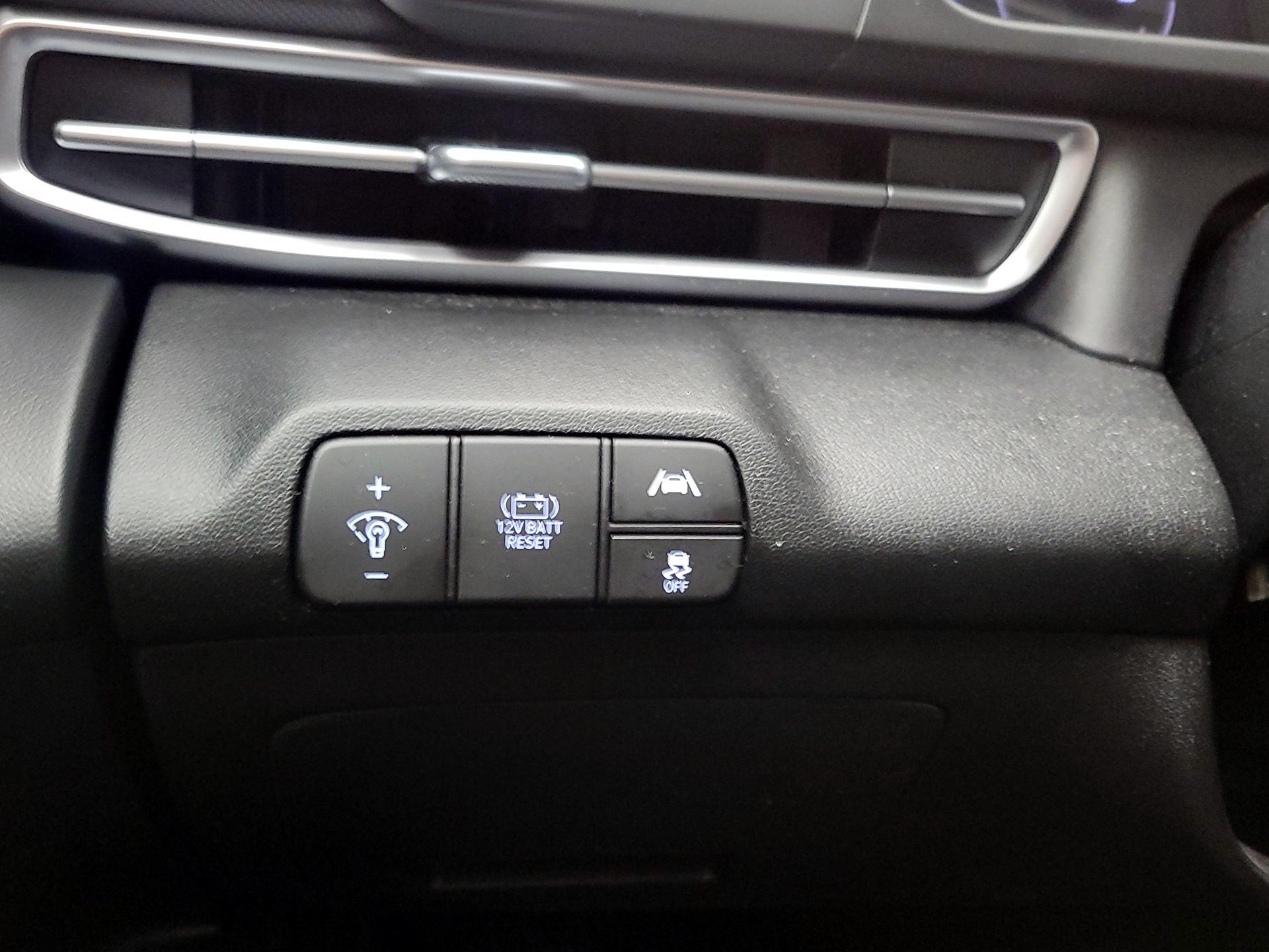 Thumbnail: 2023 Hyundai Elantra - 13