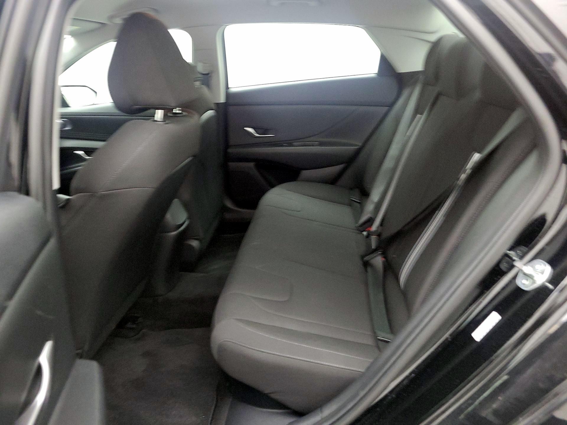 Thumbnail: 2023 Hyundai Elantra - 19