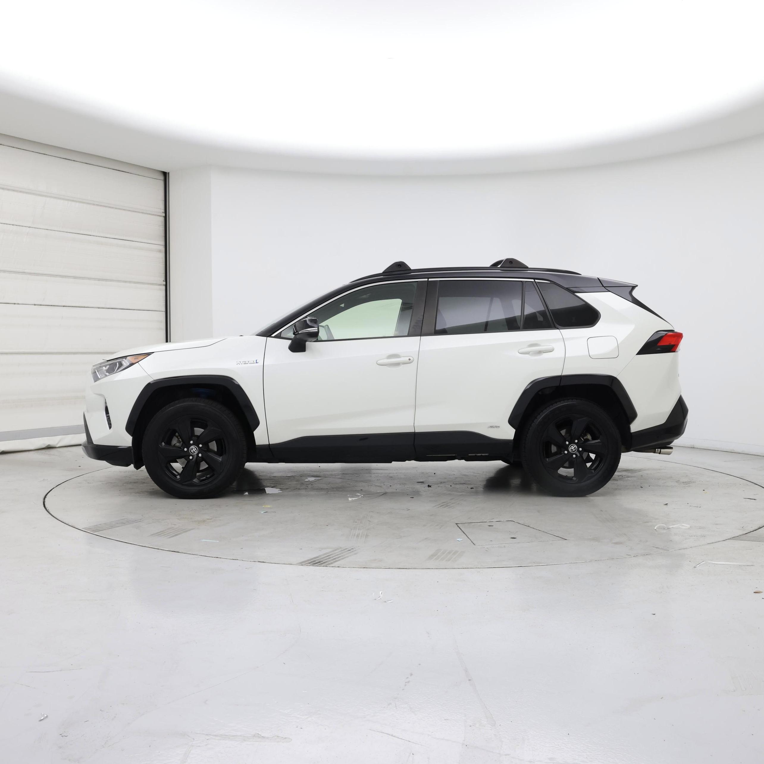Thumbnail: 2020 Toyota RAV4 - 3