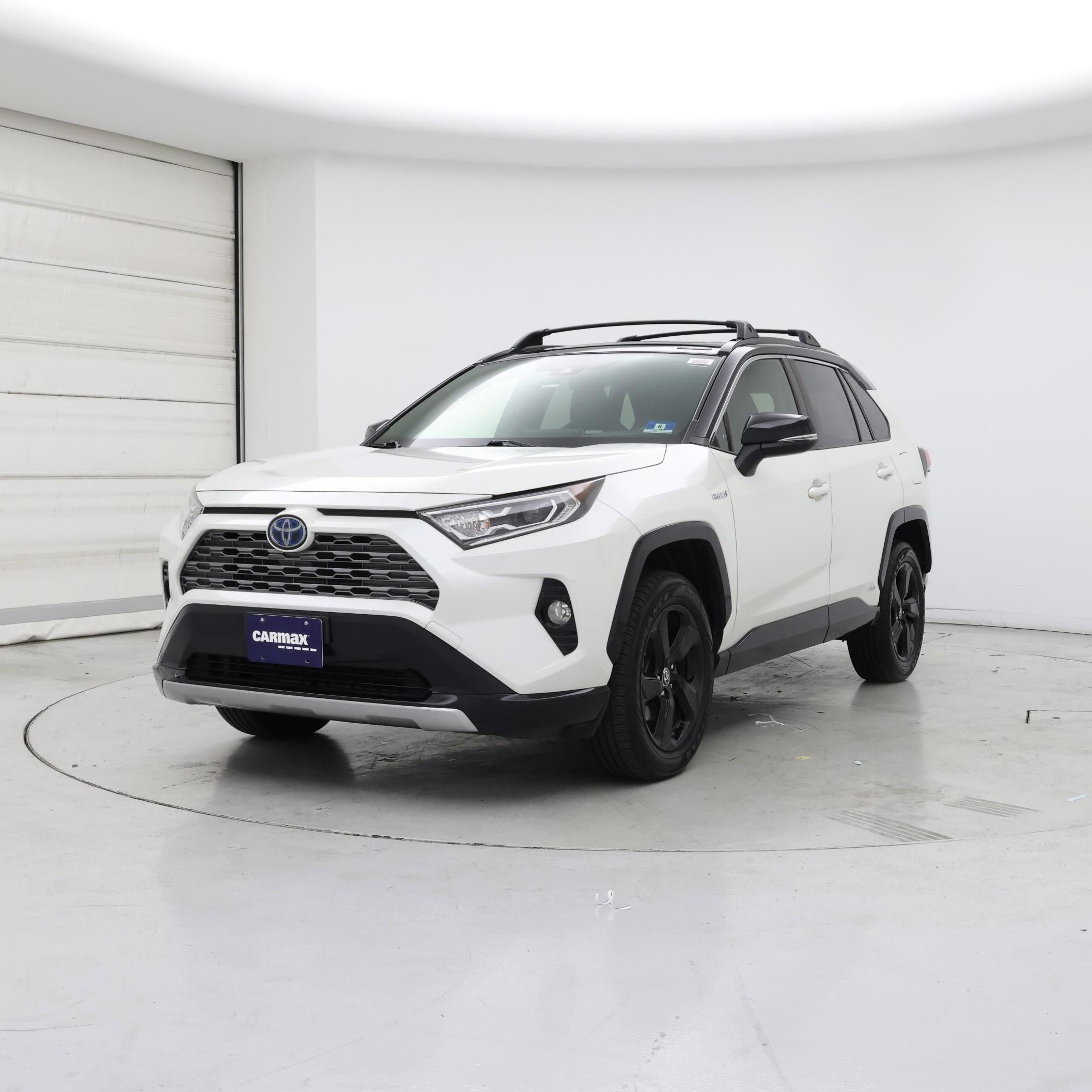 Thumbnail: 2020 Toyota RAV4 - 4