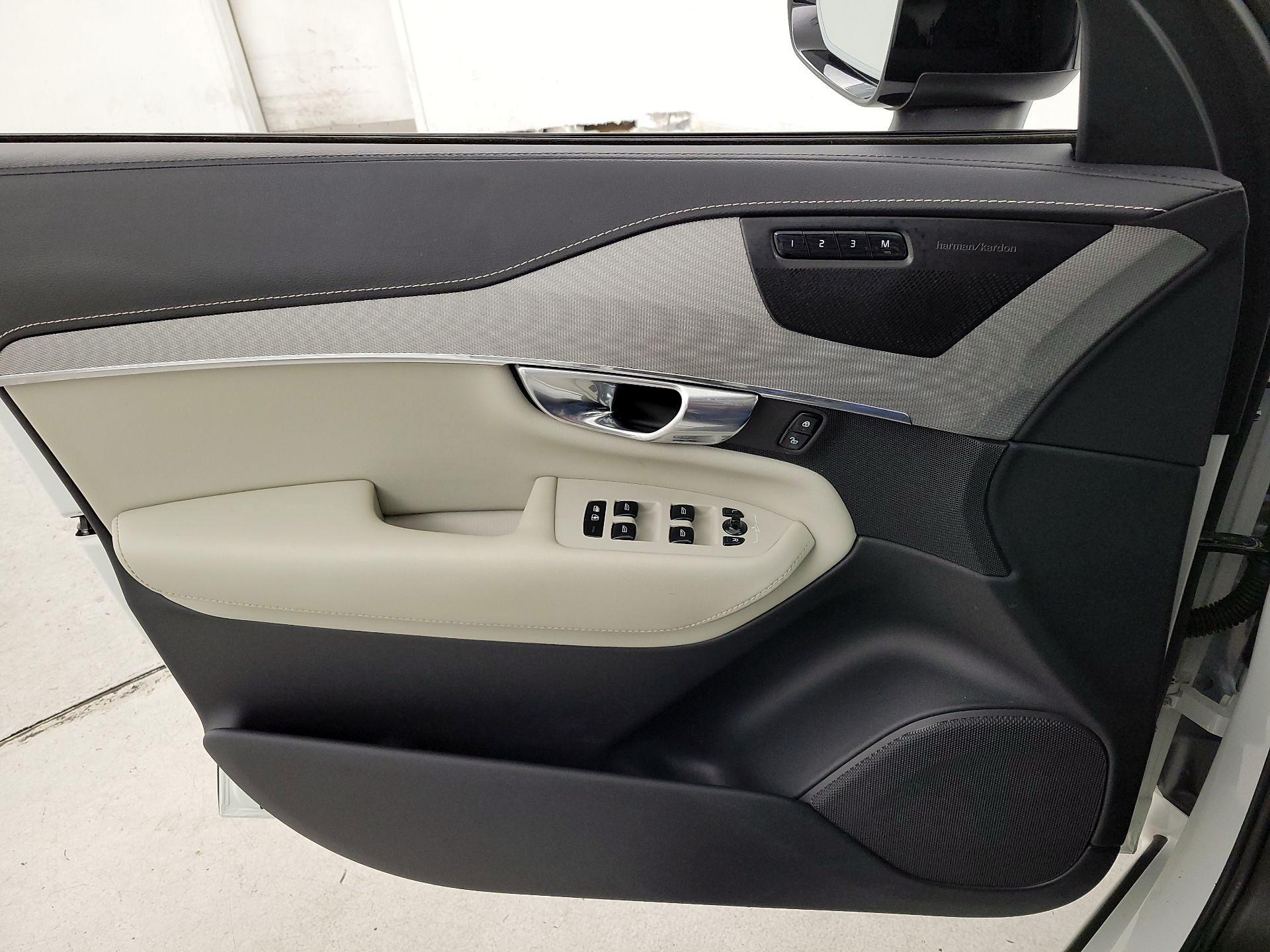 Thumbnail: 2021 Volvo XC90 - 12