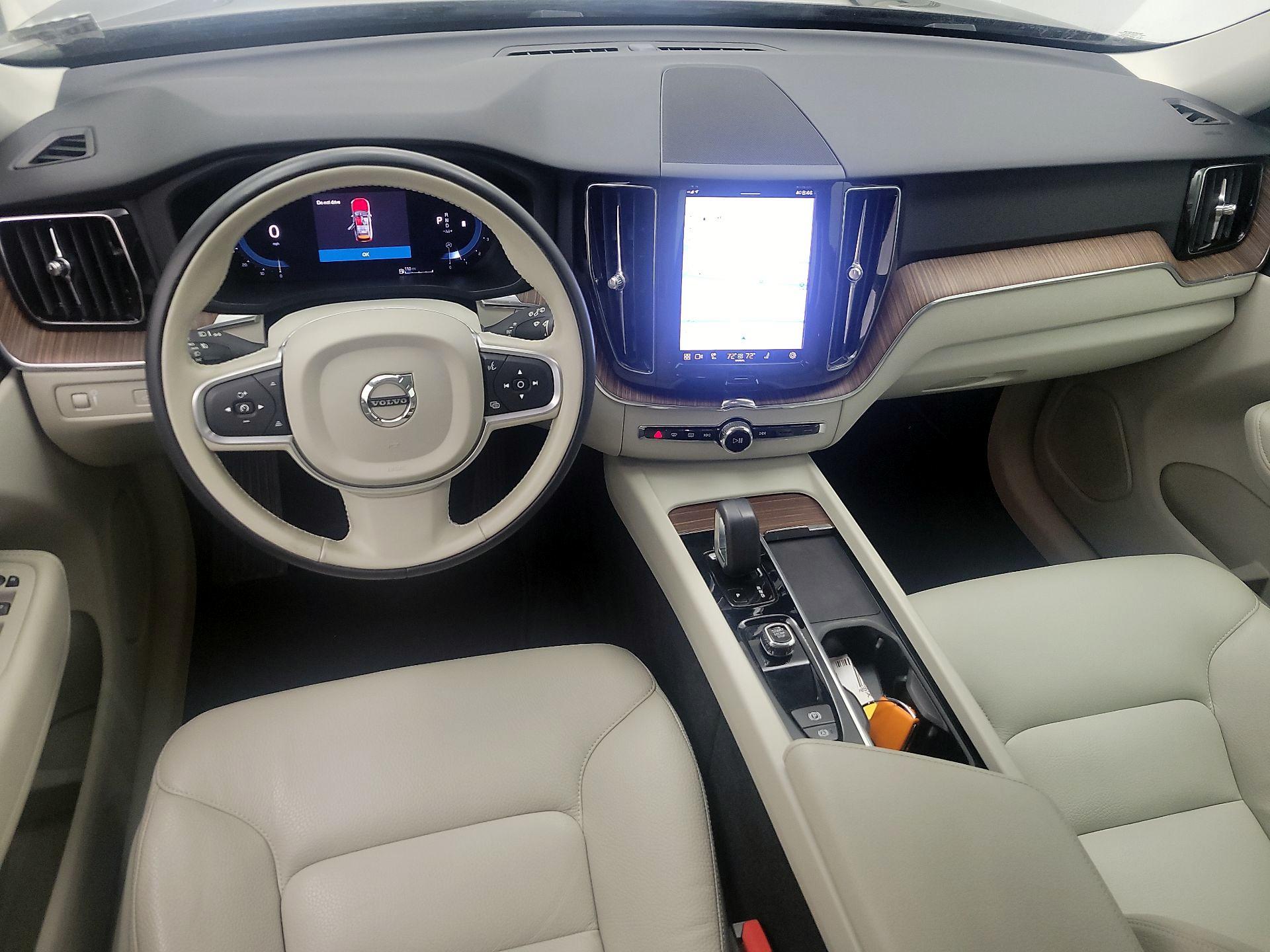 Thumbnail: 2022 Volvo XC60 - 9