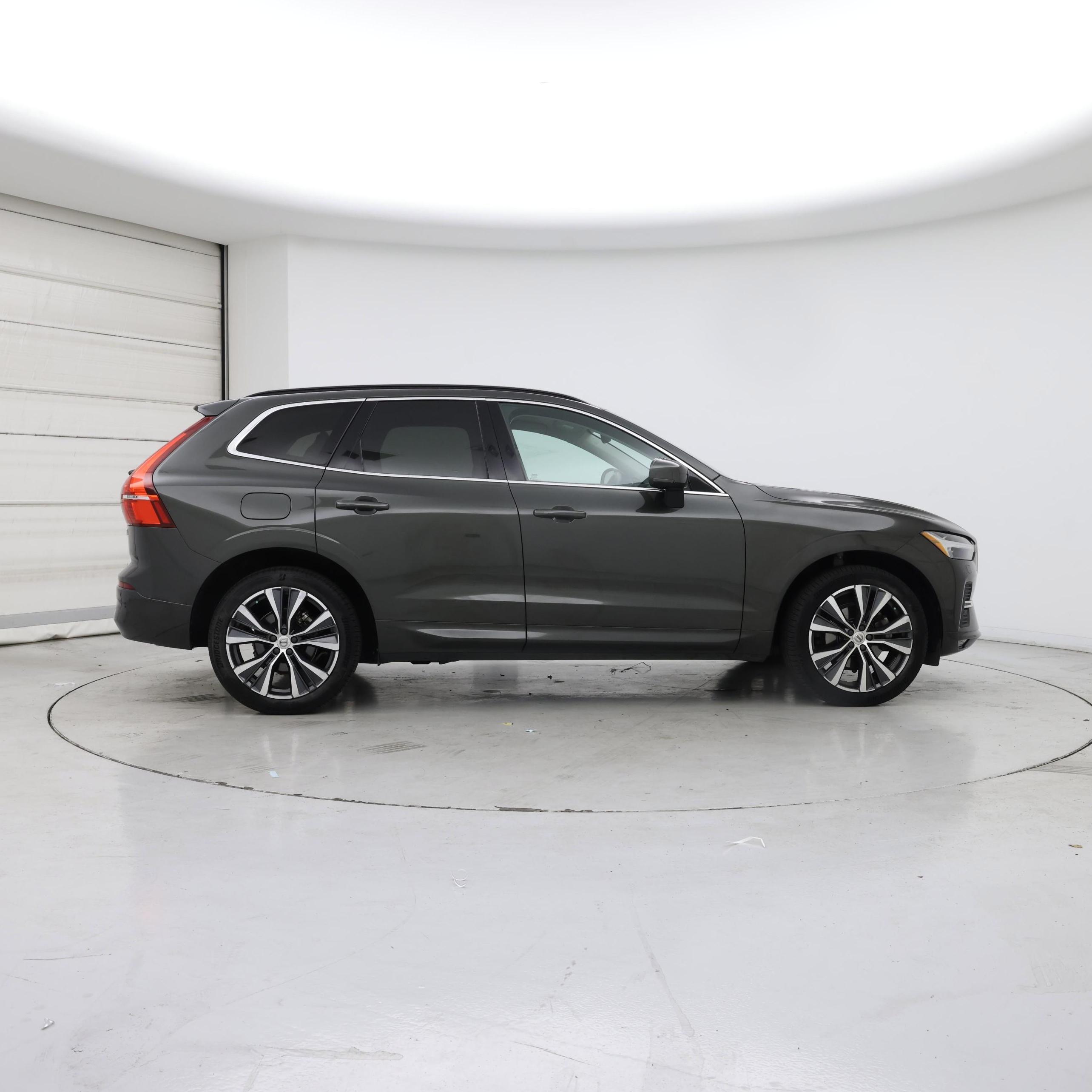Thumbnail: 2022 Volvo XC60 - 7
