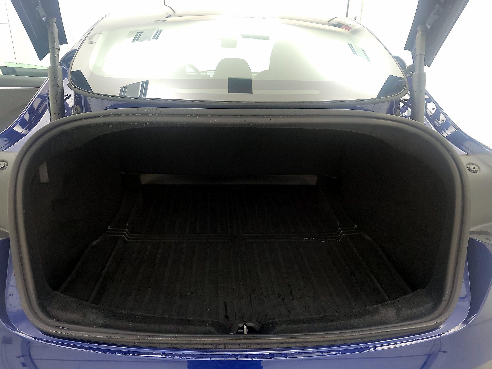 Thumbnail: 2025 Tesla Model 3 - 19