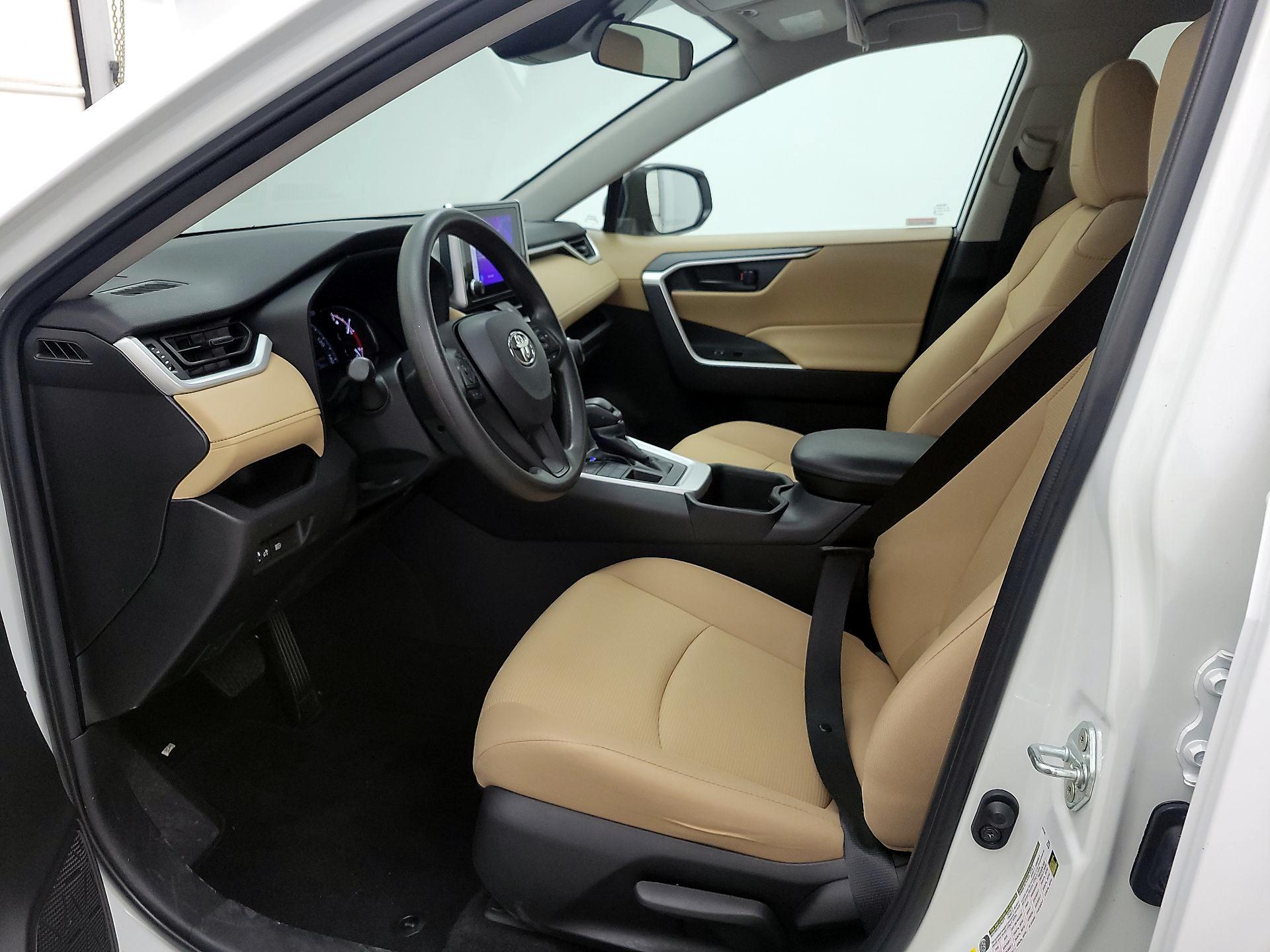 Thumbnail: 2023 Toyota RAV4 - 11