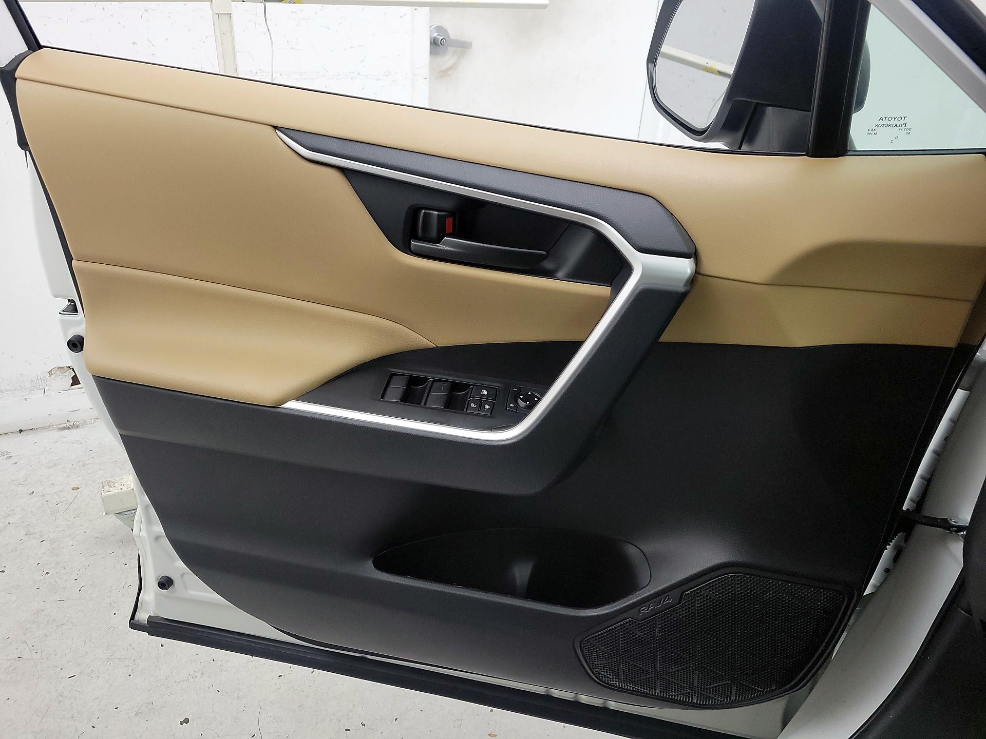 Thumbnail: 2023 Toyota RAV4 - 12