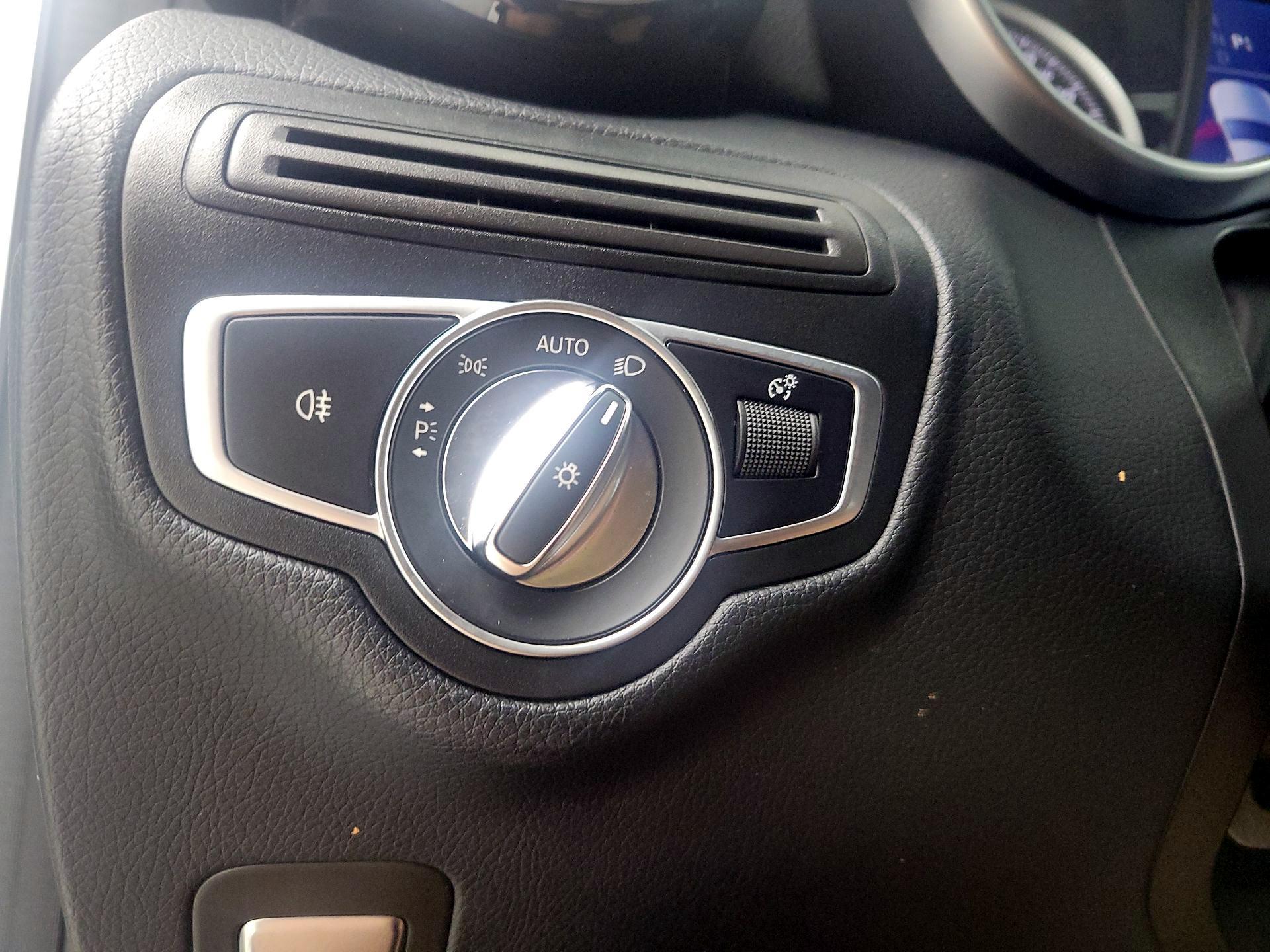 Thumbnail: 2019 Mercedes-Benz GLC - 13
