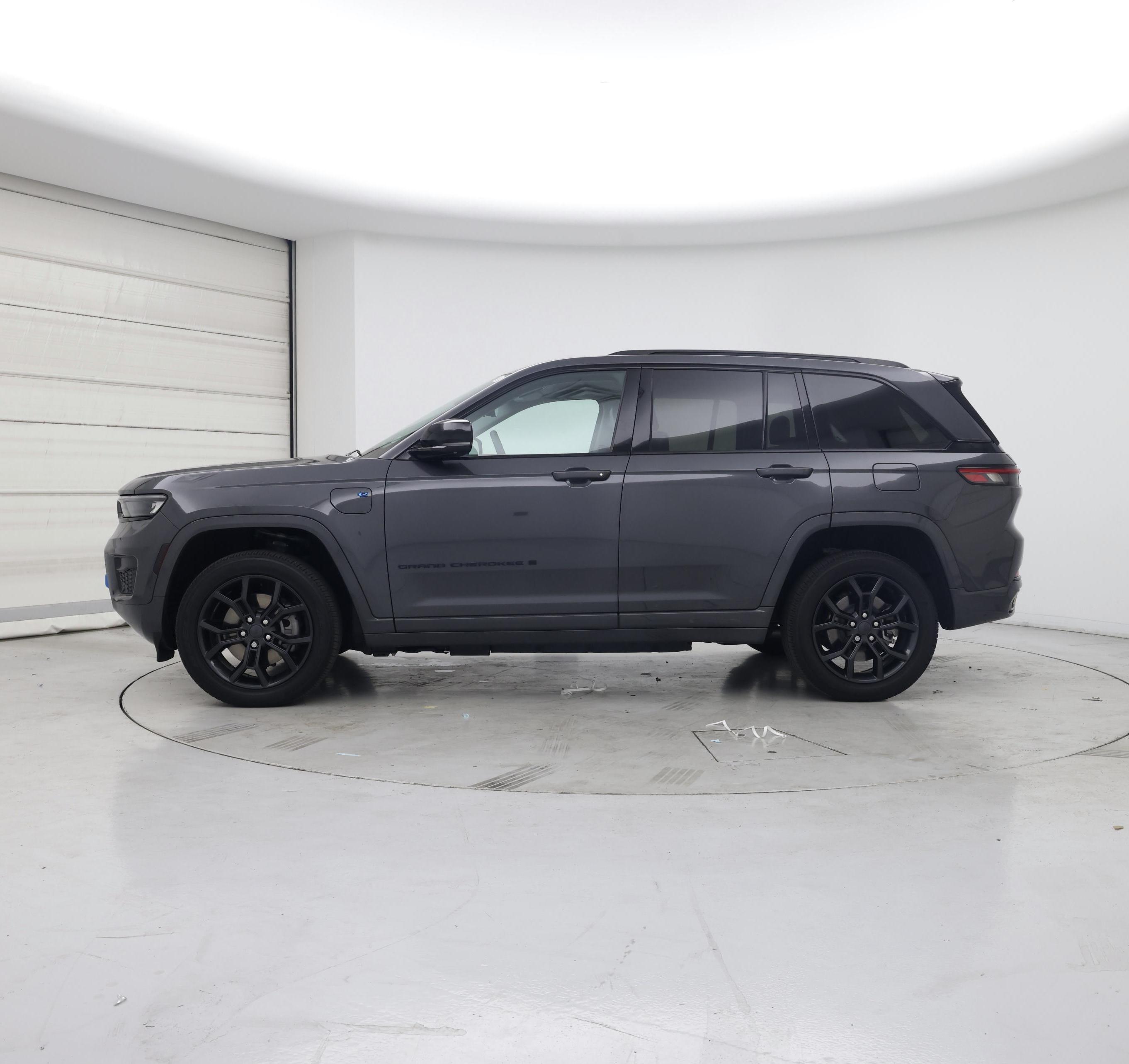 Thumbnail: 2023 Jeep Grand Cherokee - 3