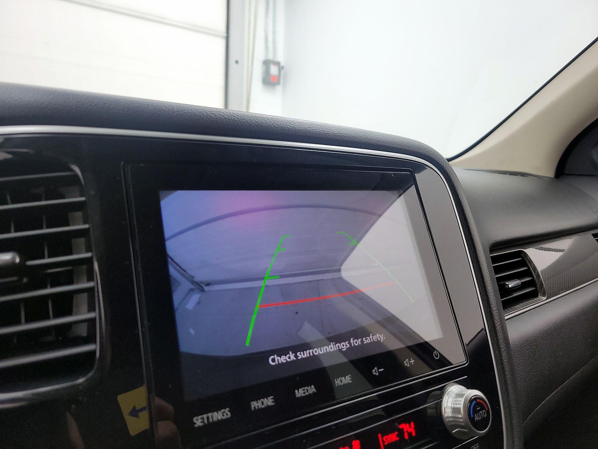 Thumbnail: 2020 Mitsubishi Outlander - 13