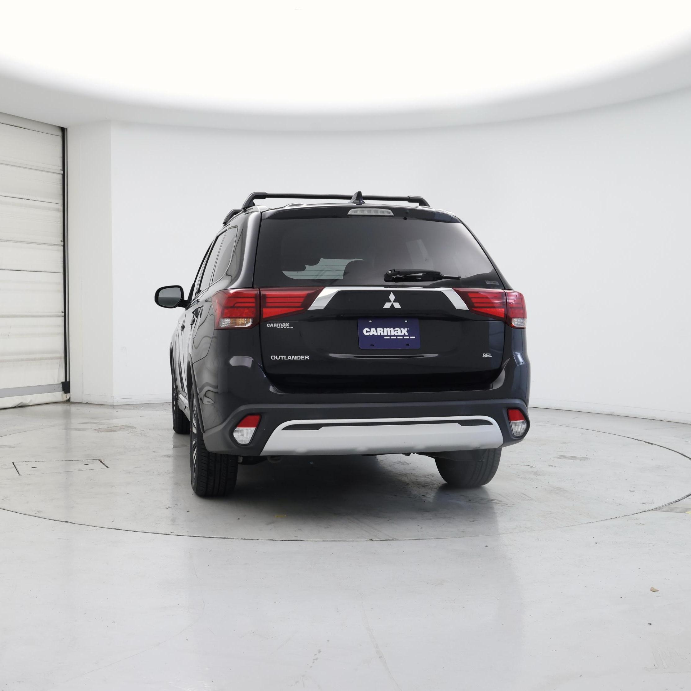 Thumbnail: 2020 Mitsubishi Outlander - 6