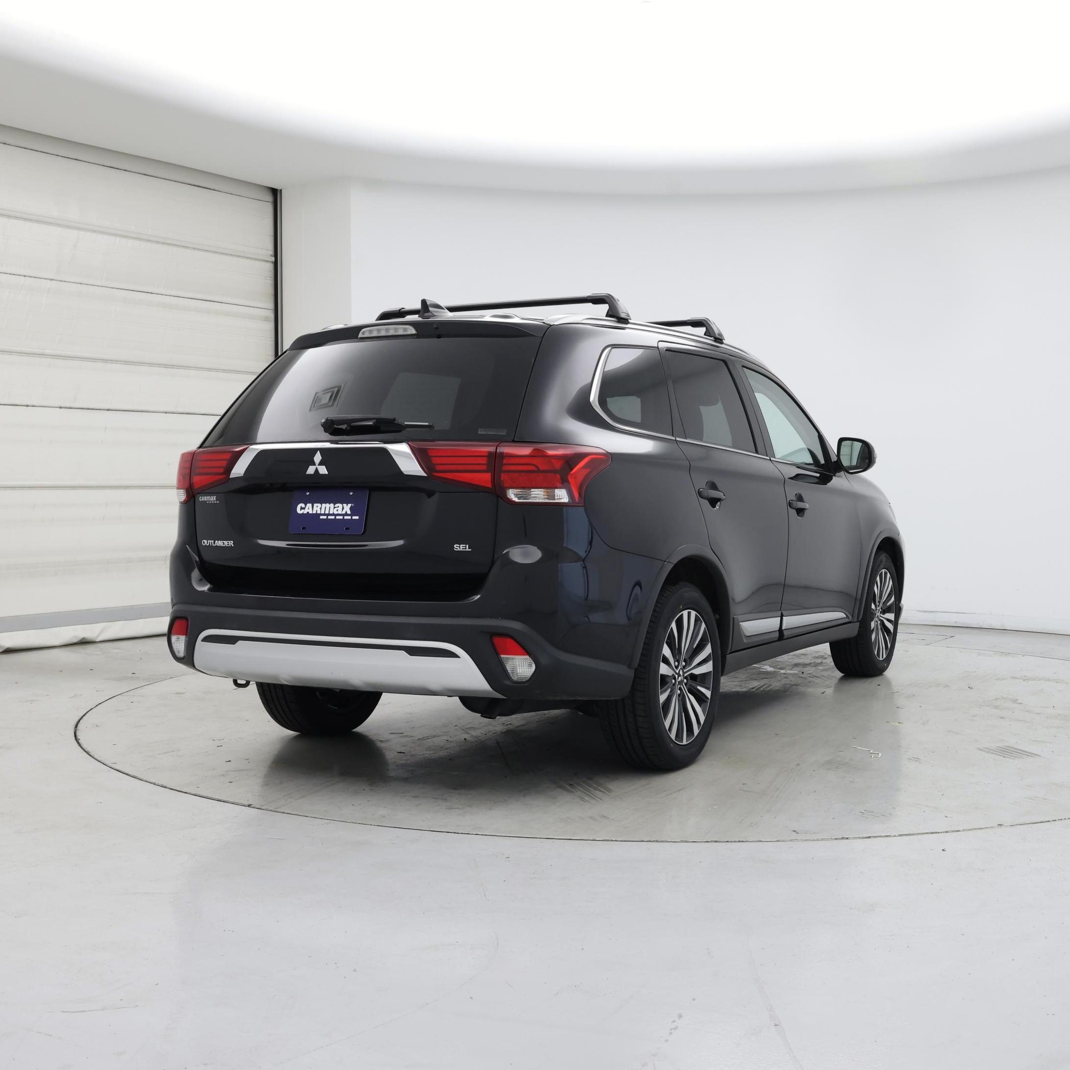 Thumbnail: 2020 Mitsubishi Outlander - 8