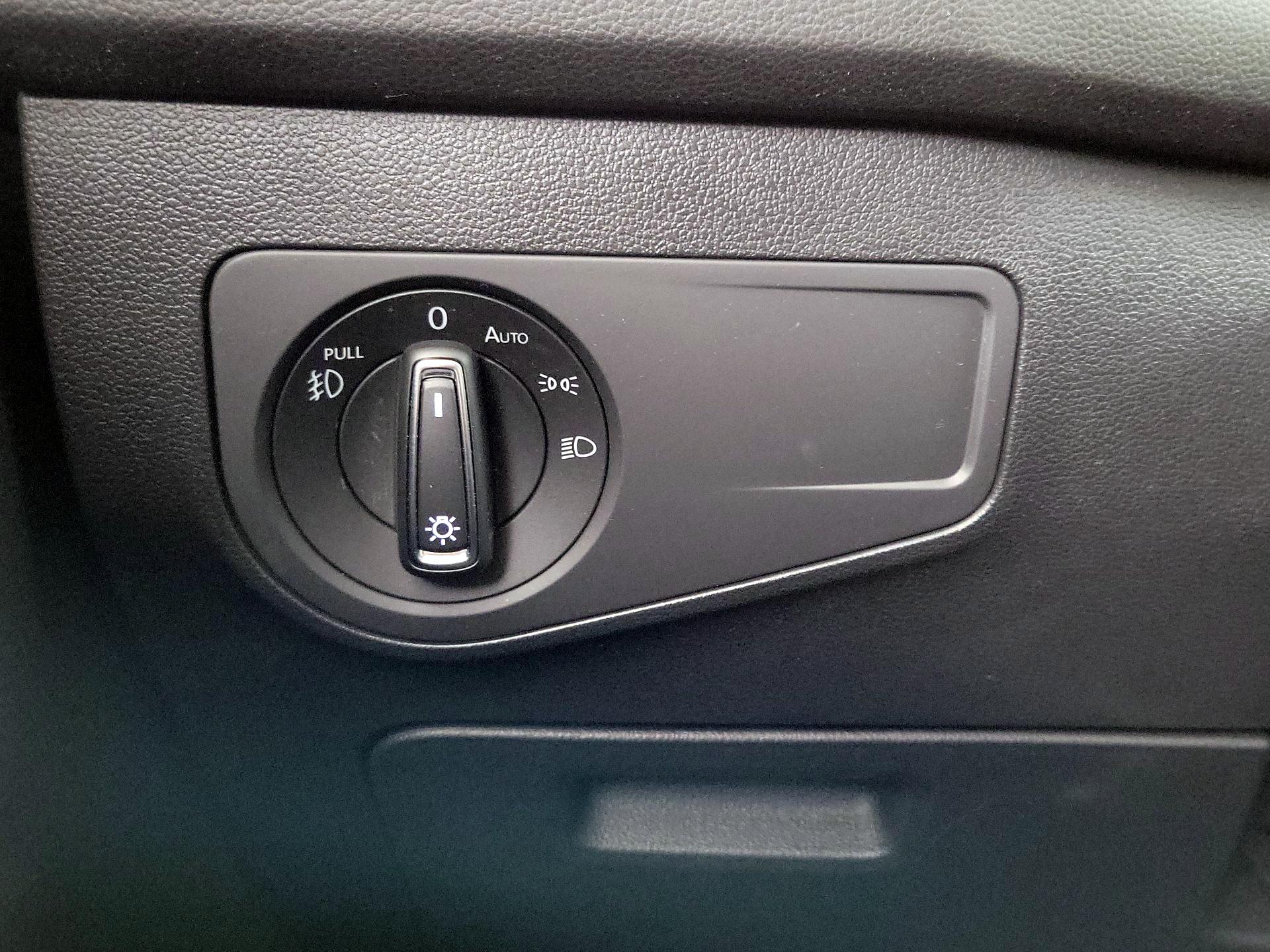 Thumbnail: 2020 Volkswagen Tiguan - 13