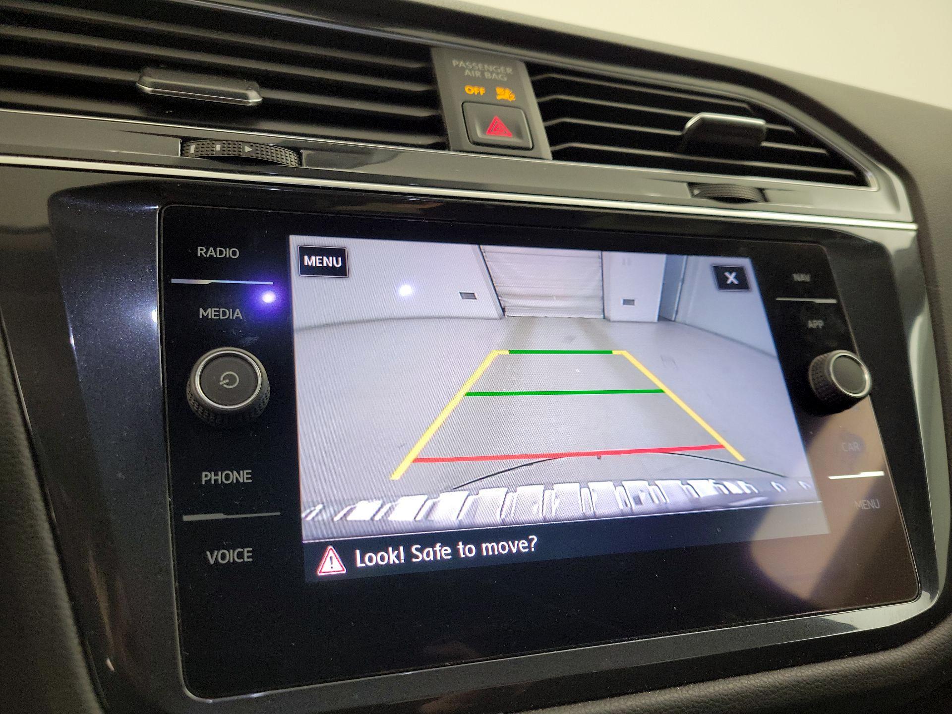 Thumbnail: 2020 Volkswagen Tiguan - 15