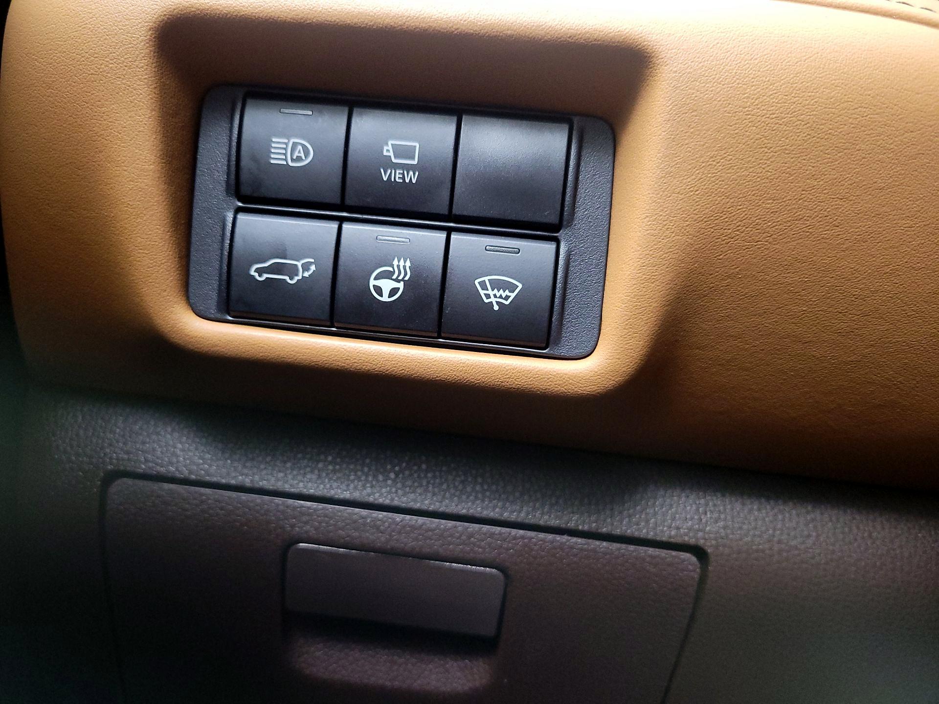 Thumbnail: 2021 Toyota Highlander - 13